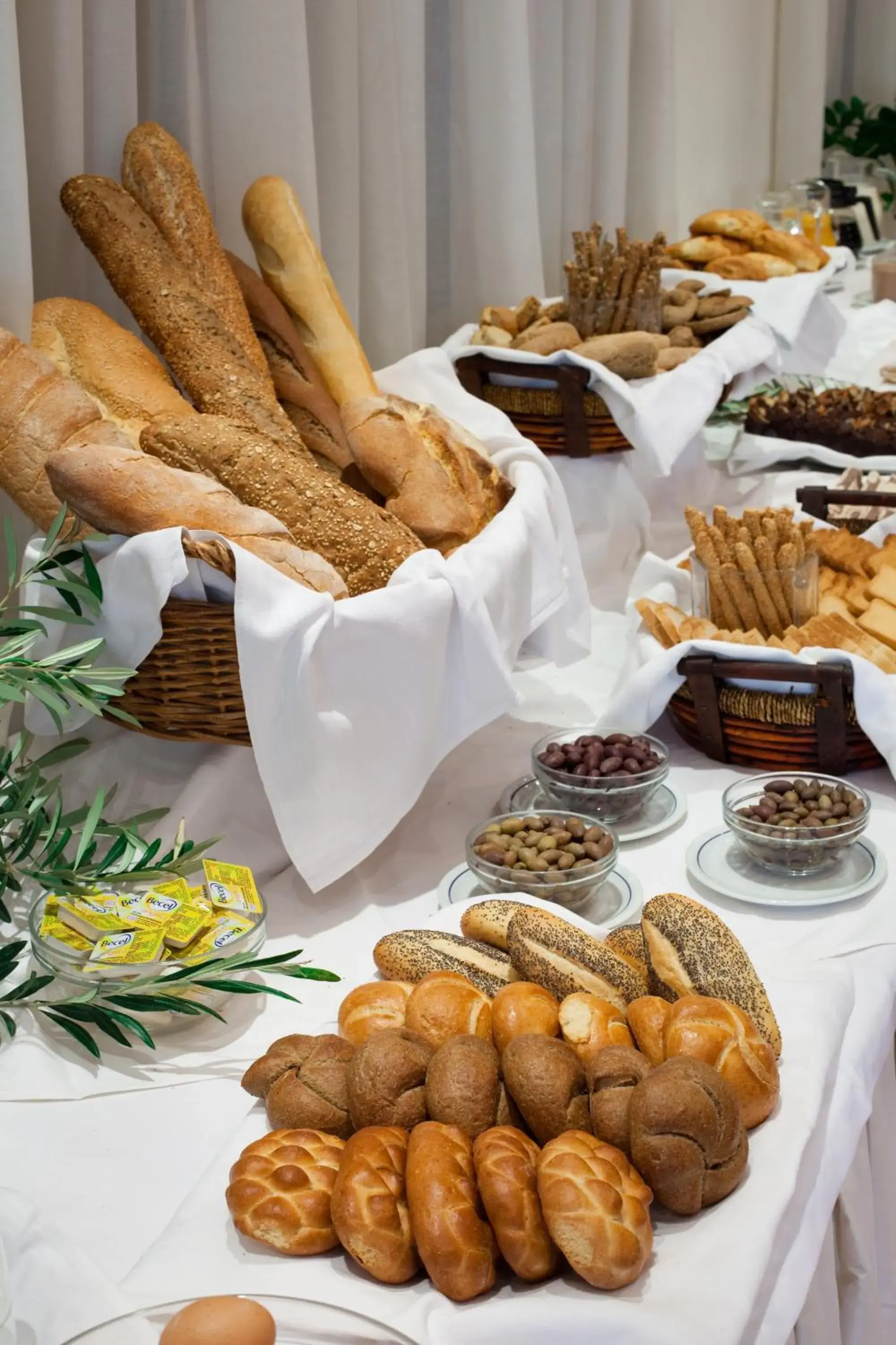 Buffet breakfast, Food in Achillion Palace