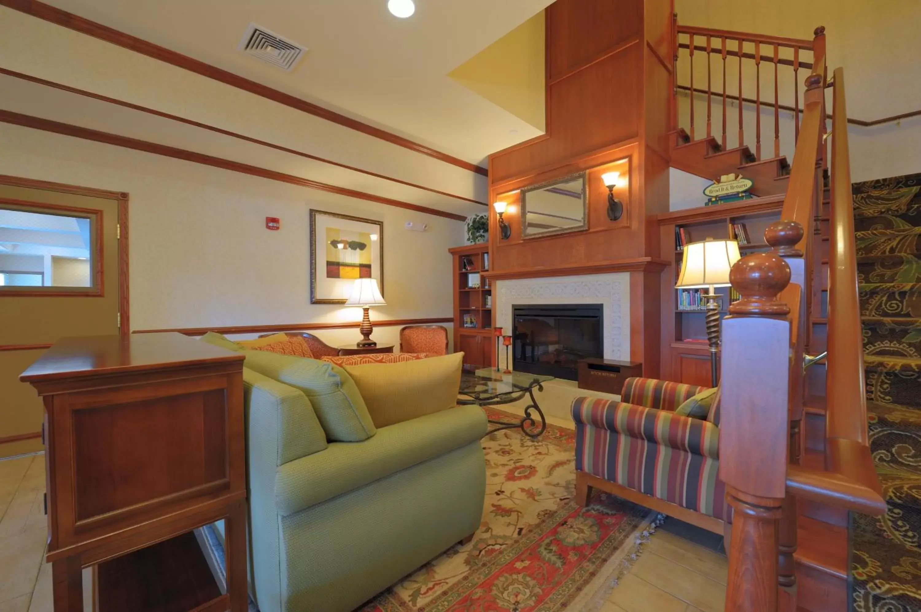 Lobby or reception, Seating Area in Country Inn & Suites by Radisson, Washington at Meadowlands, PA