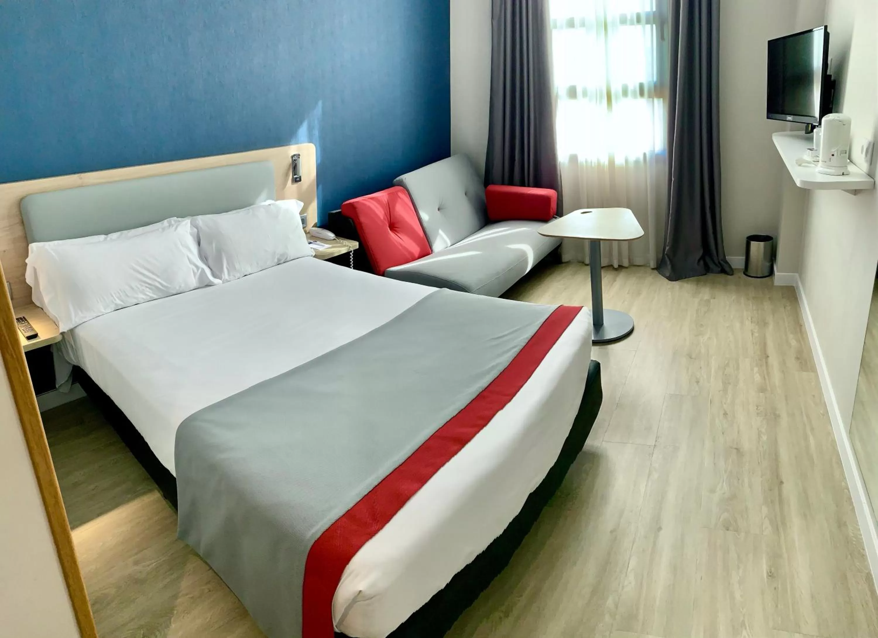 Double Room with Sofa Bed in Holiday Inn Express Ciudad de las Ciencias, an IHG Hotel