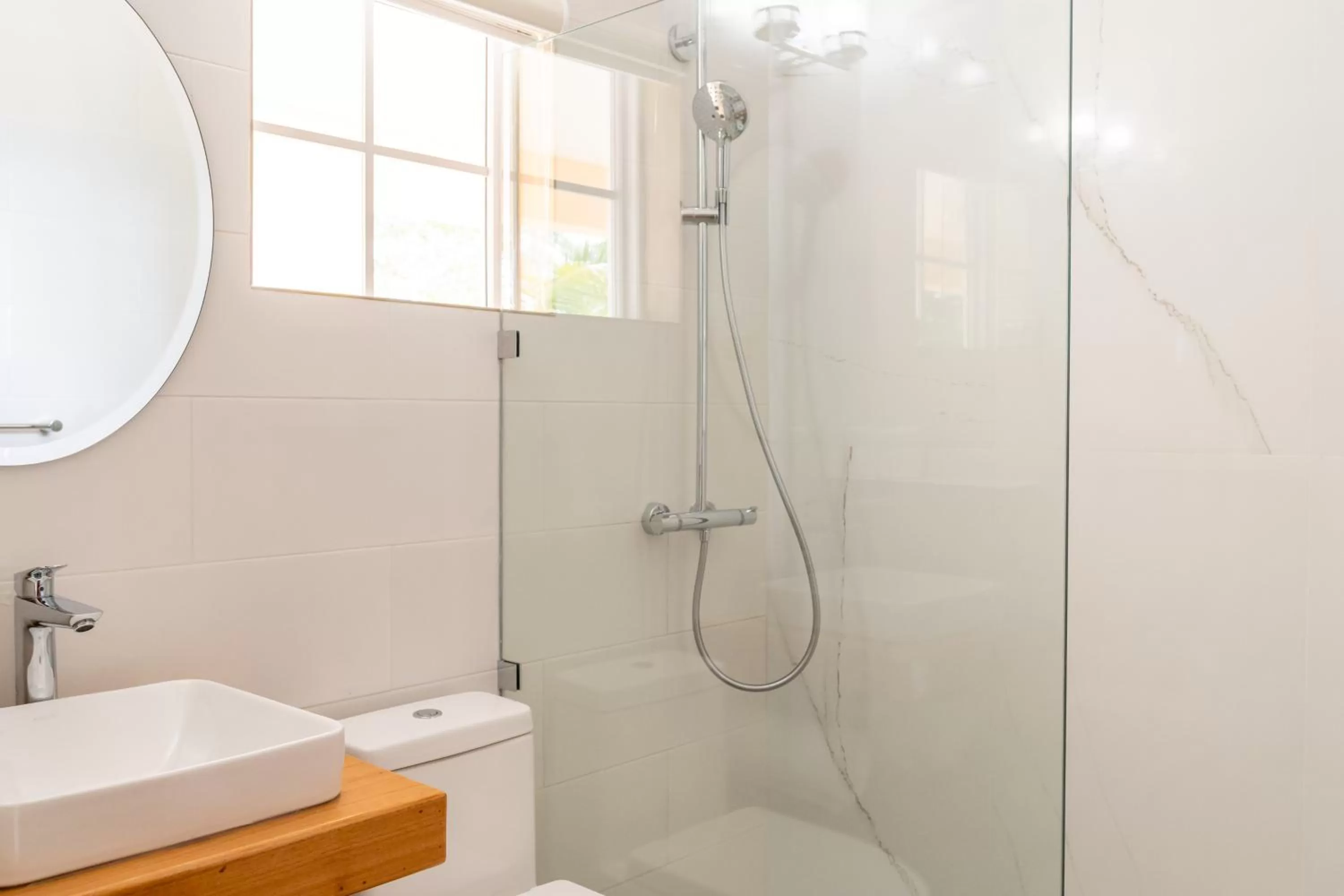 Shower in The Westender Inn