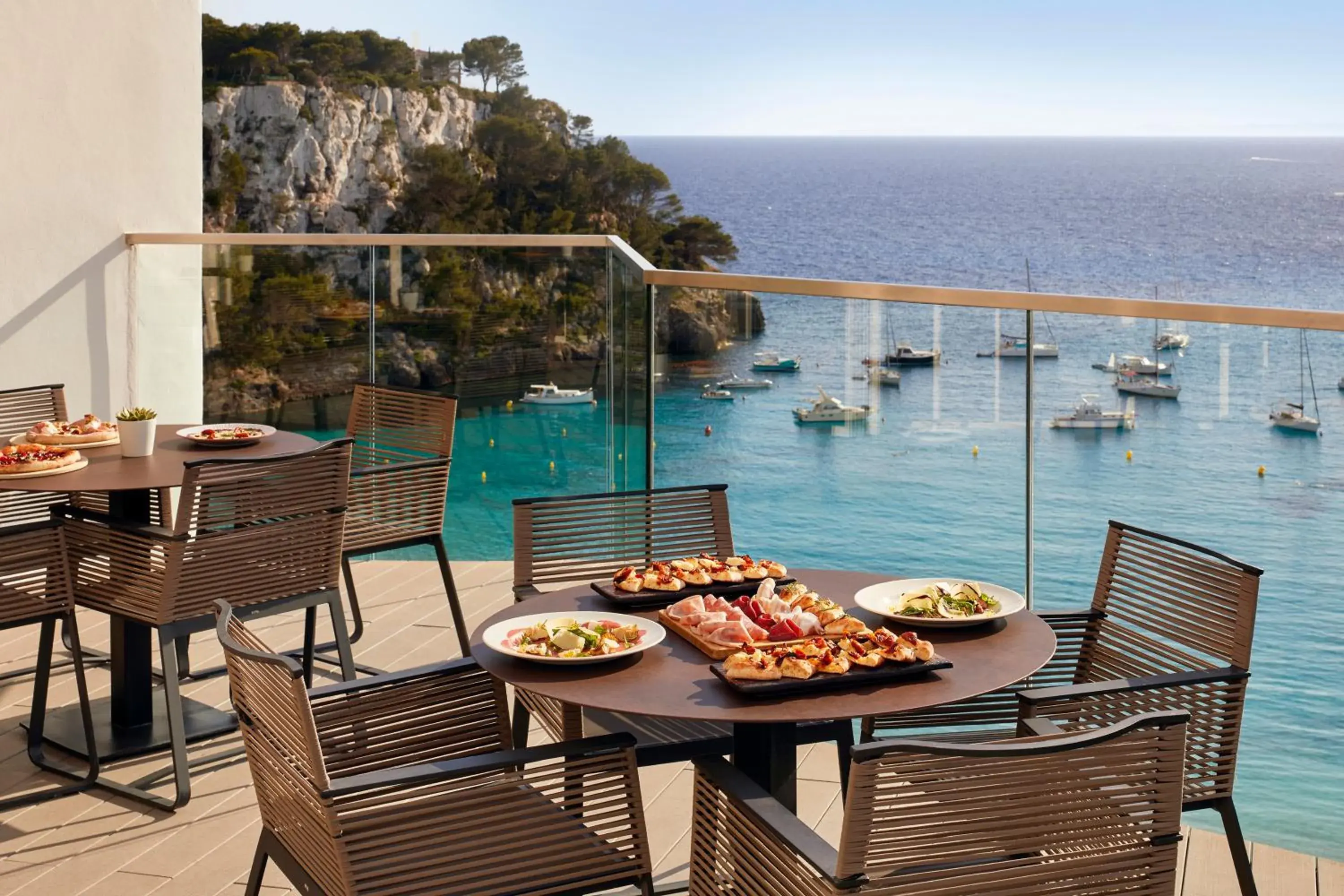 Restaurant/places to eat in Meliá Cala Galdana