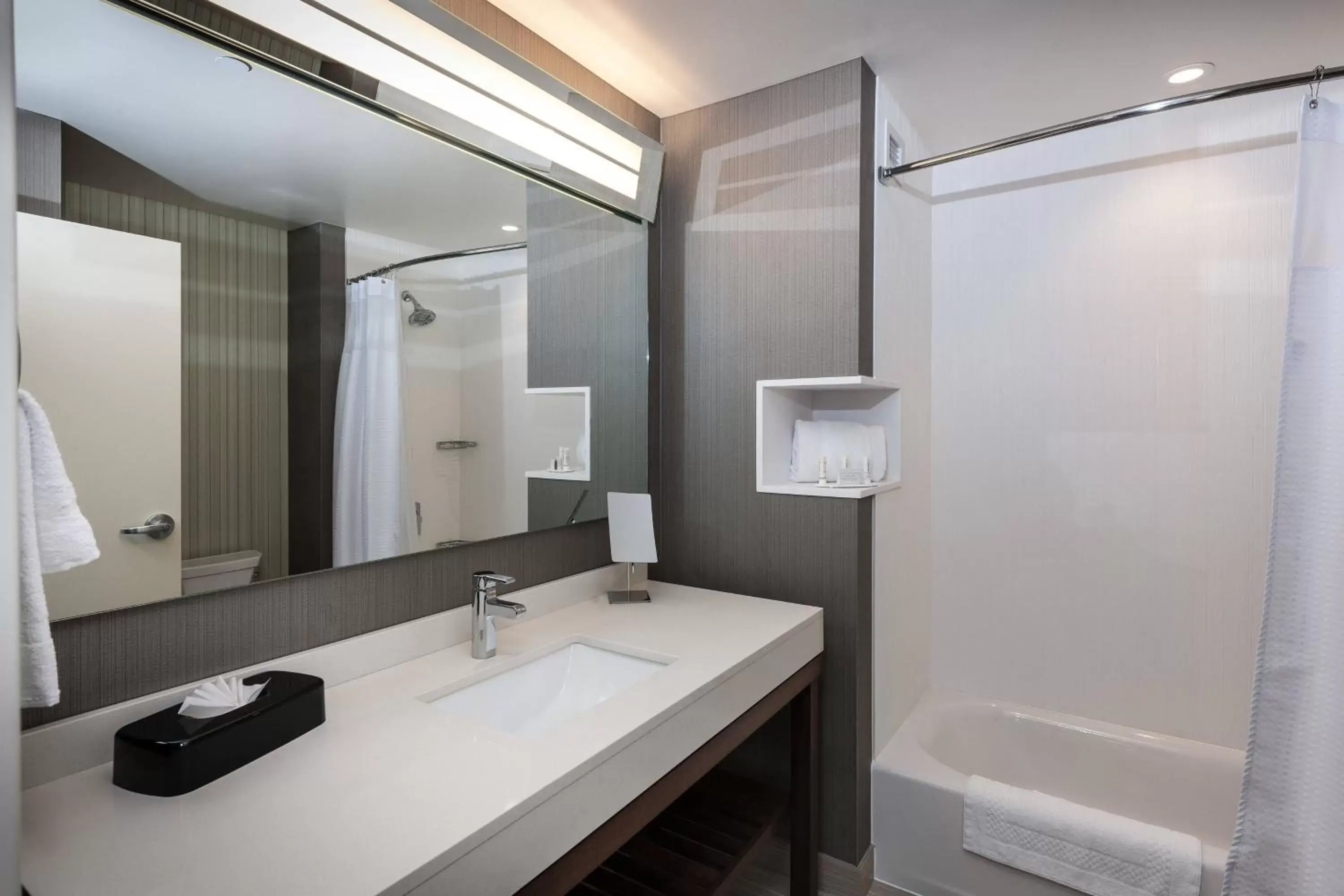 Bathroom in Courtyard by Marriott Boston Littleton