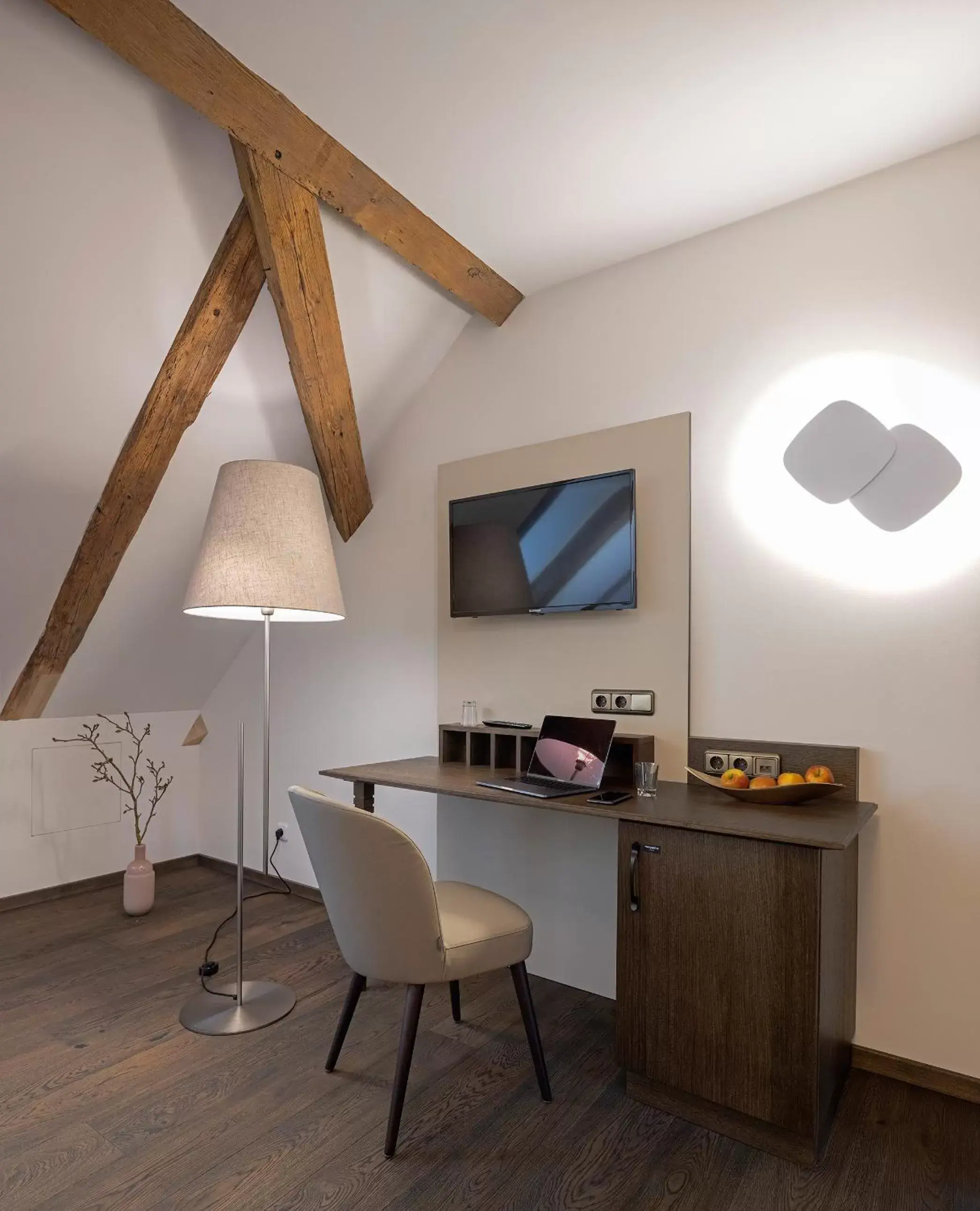 TV and multimedia, TV/Entertainment Center in Altstadthotel der Patrizier