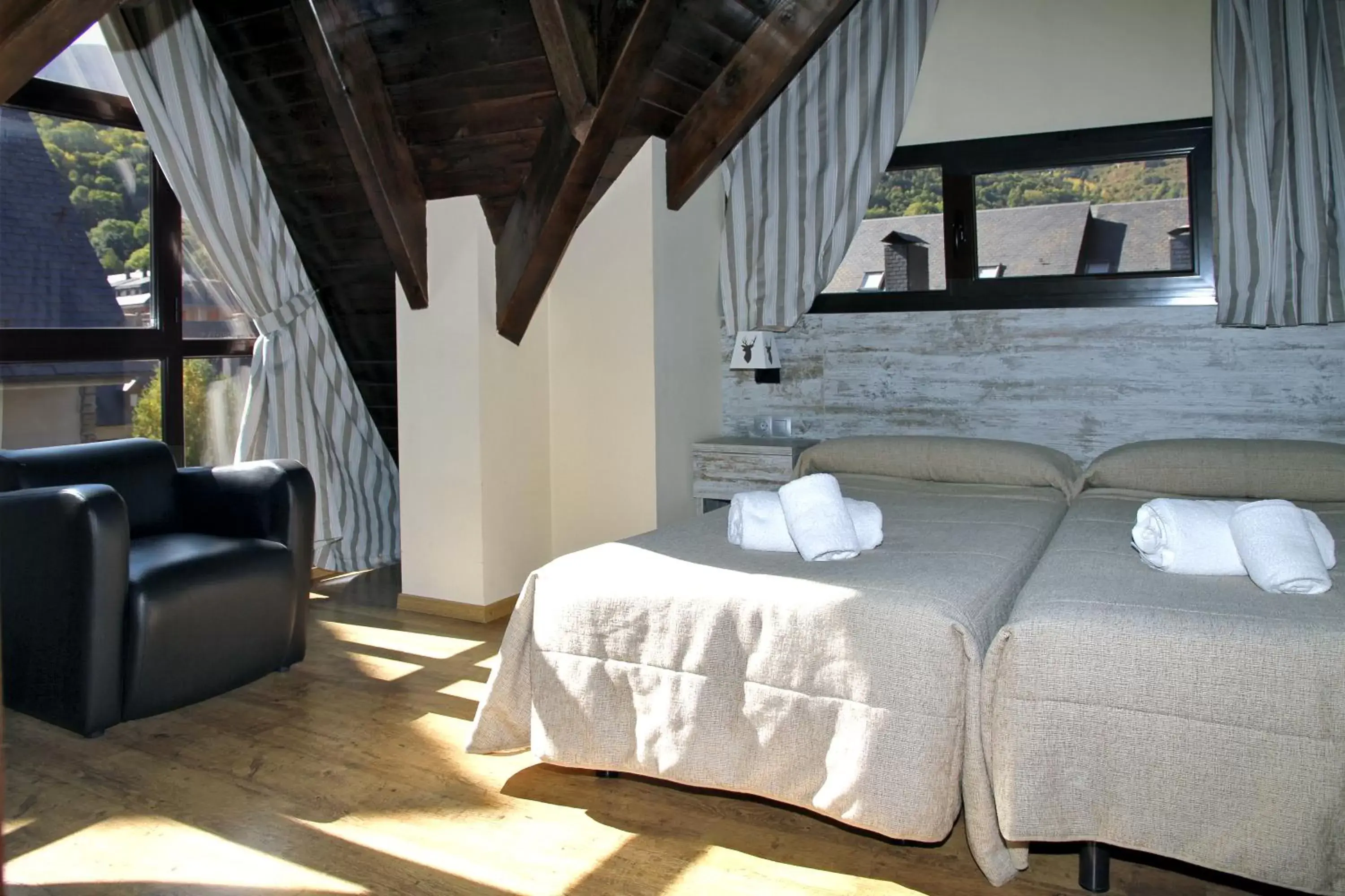 Photo of the whole room, Bed in Aparthotel La Vall Blanca
