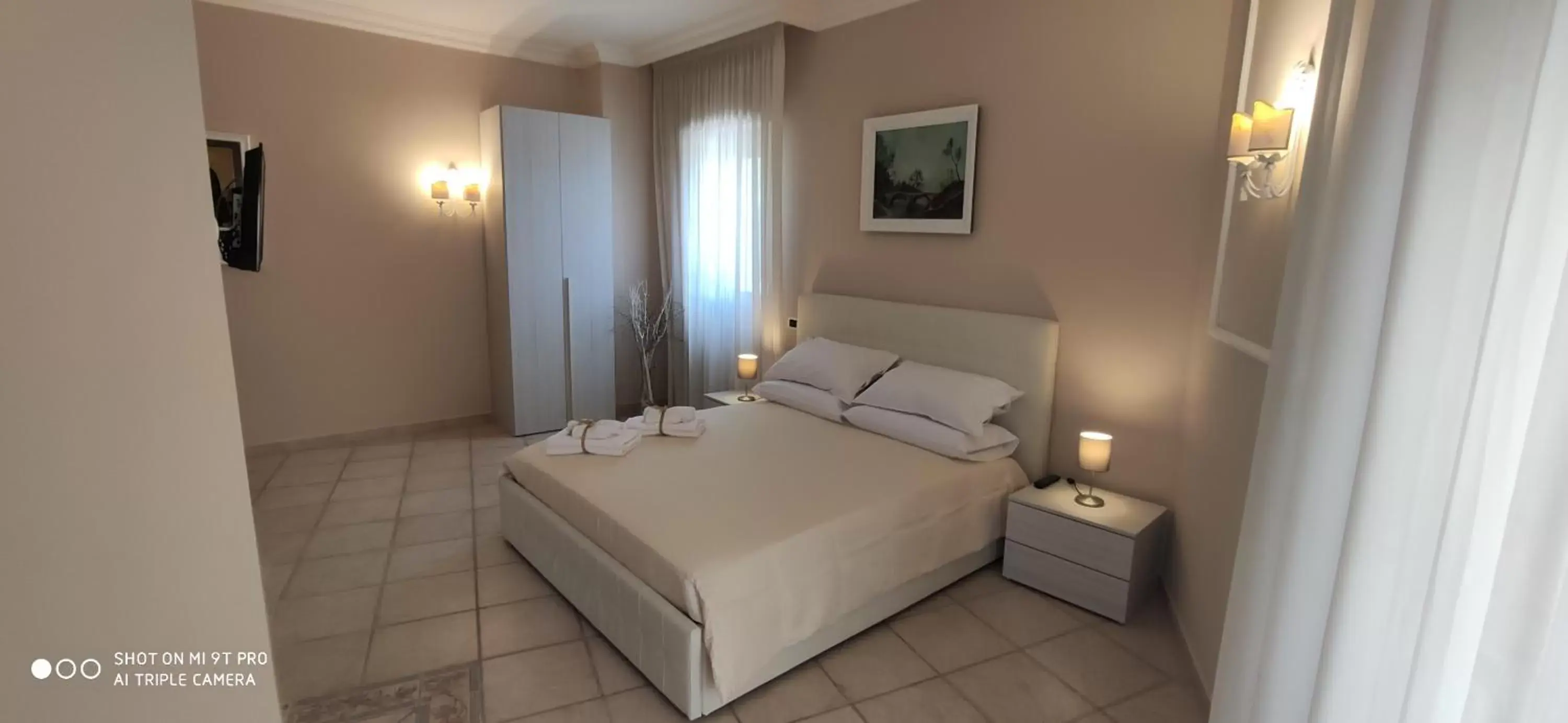 Deluxe Double Room with Side Sea View in GIOIArooms Deluxe Double Room with Side Sea View in GIOIArooms