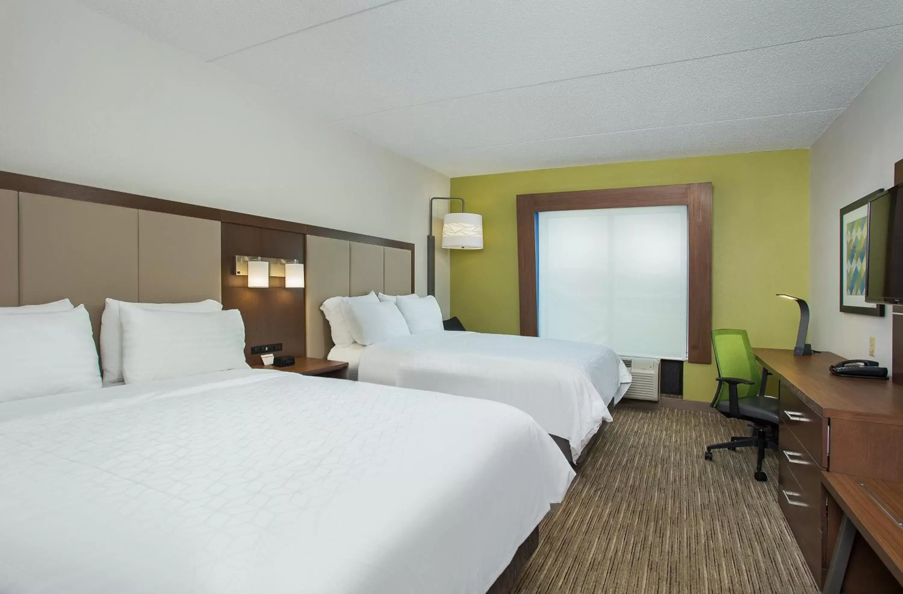 Photo of the whole room, Bed in Holiday Inn Express & Suites Lebanon-Nashville Area, an IHG Hotel