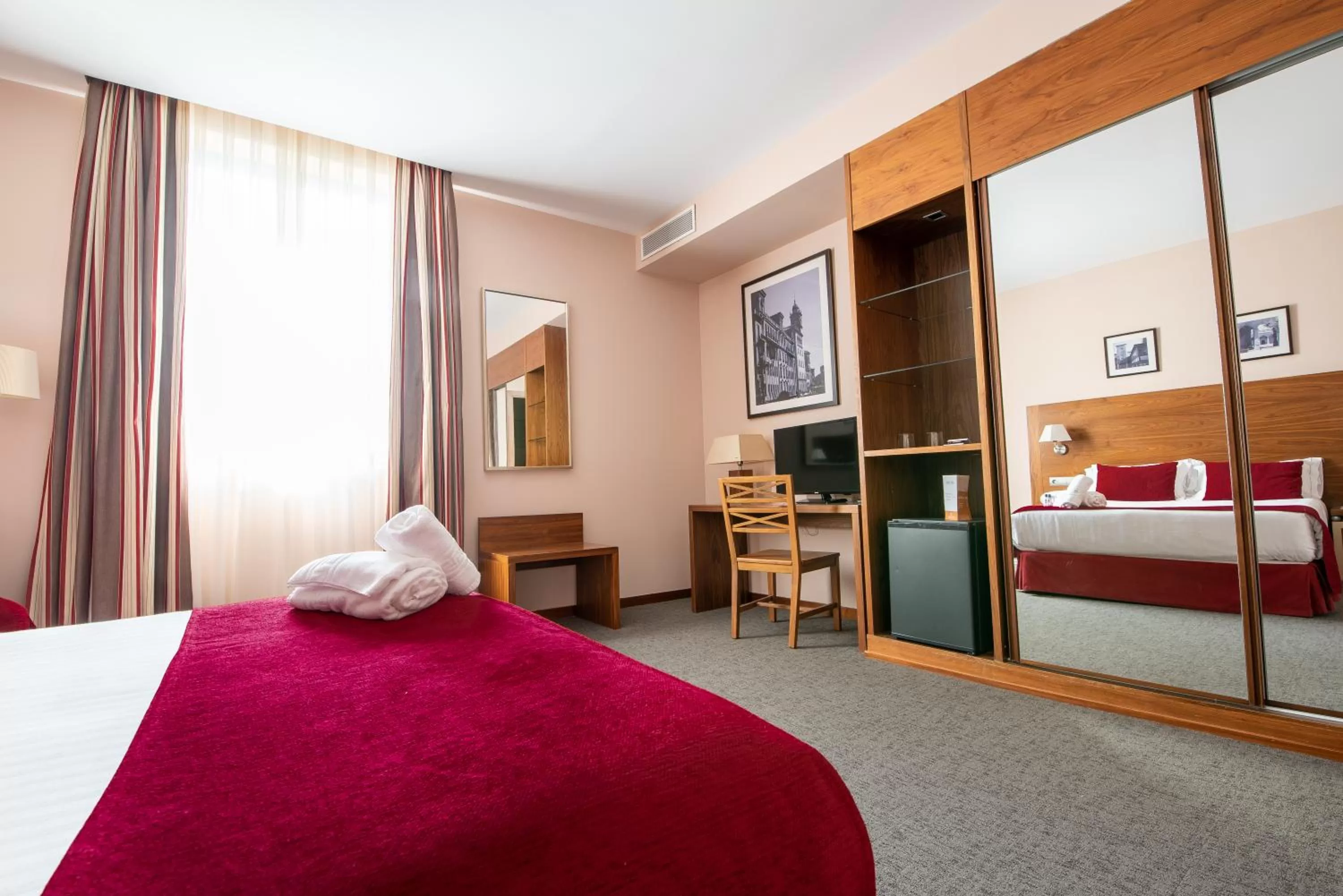 Photo of the whole room, Bed in Hospedium Hotel Casino Del Tormes