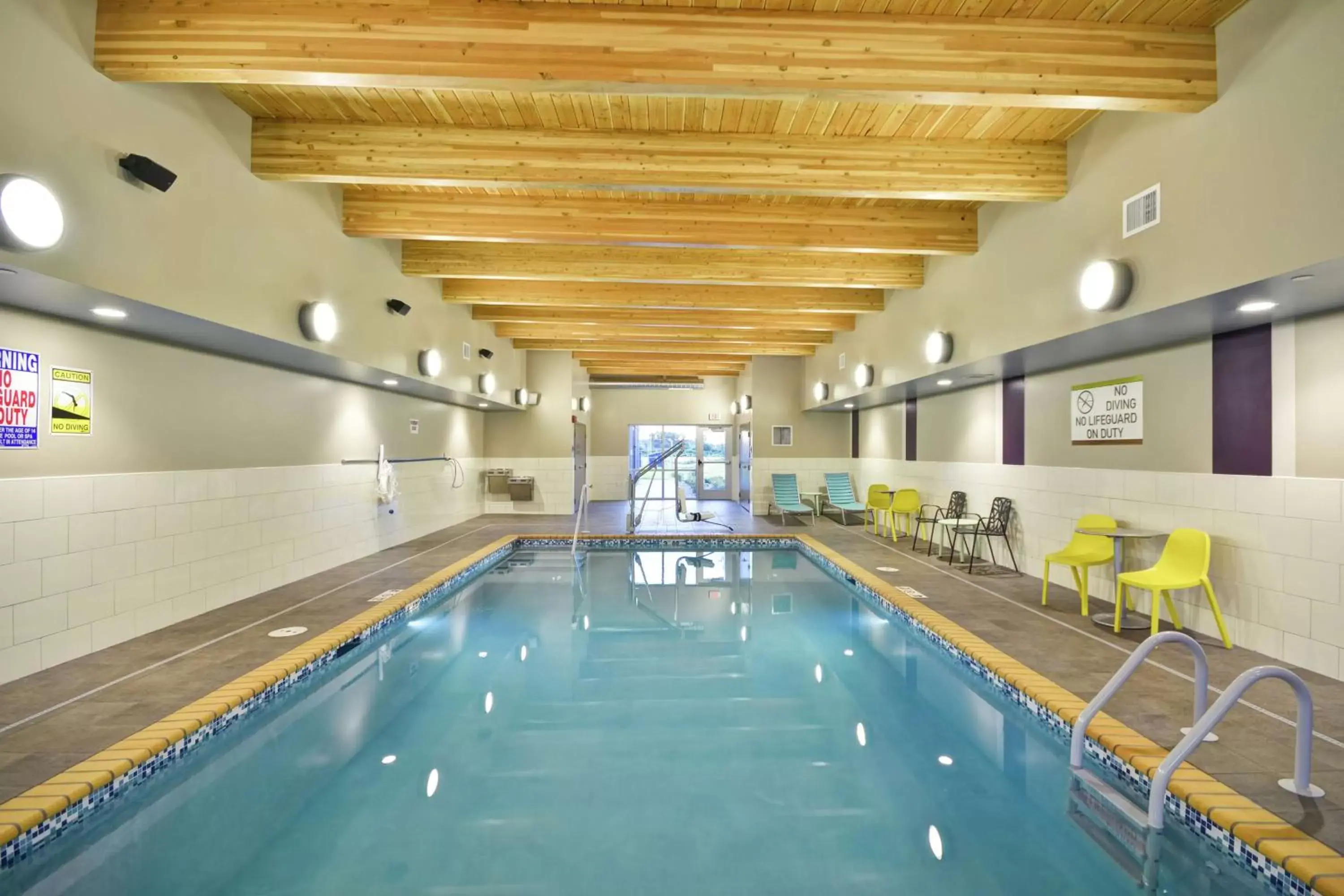 Swimming Pool in Home2 Suites By Hilton Plymouth Minneapolis