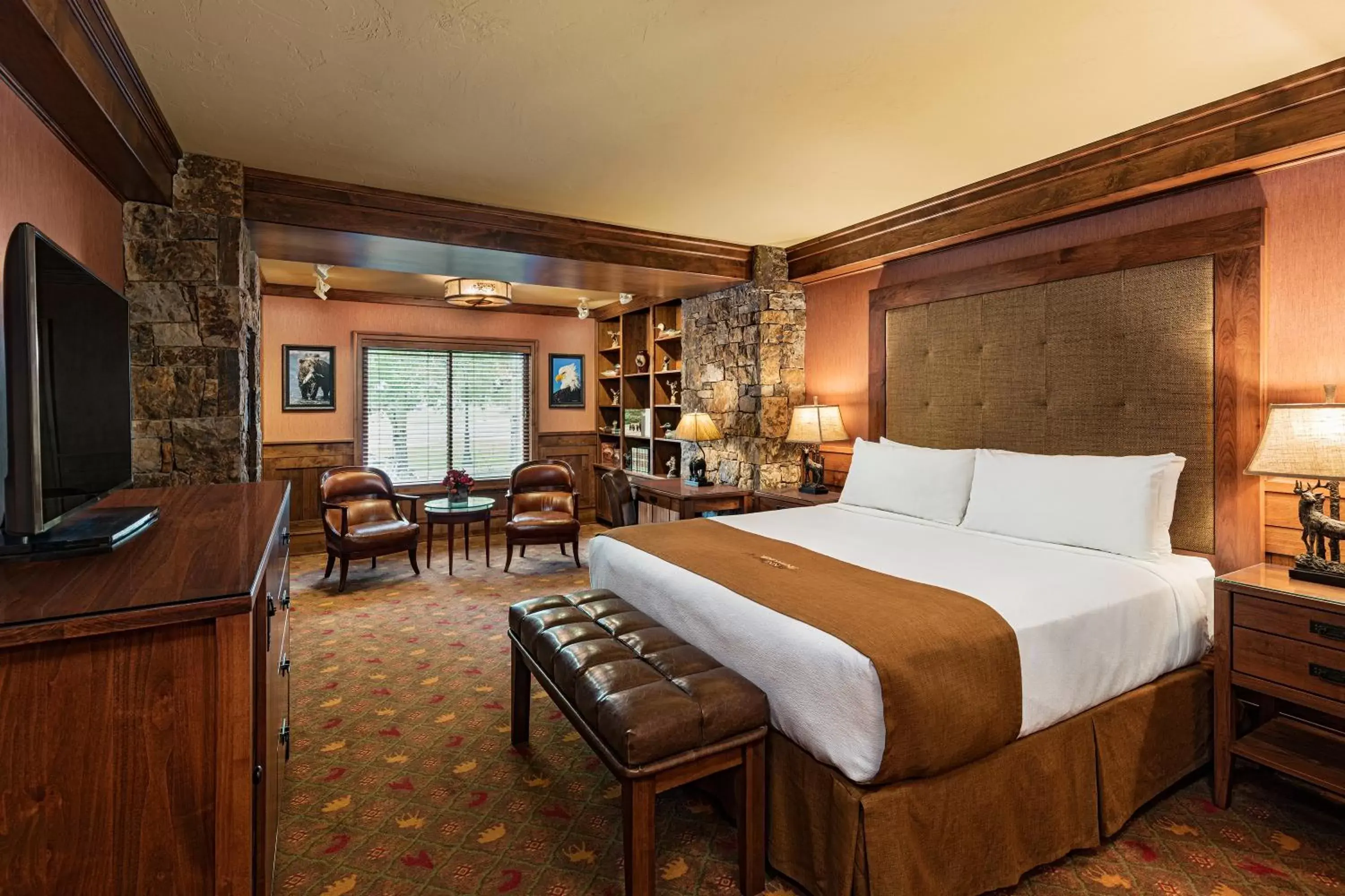 Bed in Wyoming Inn of Jackson Hole