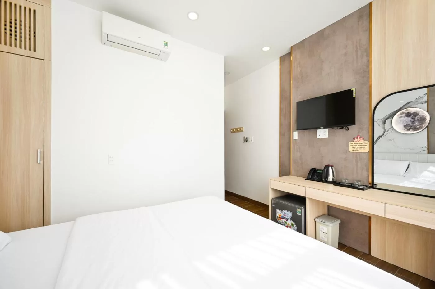 Bed in Lotus Airport Hotel Saigon