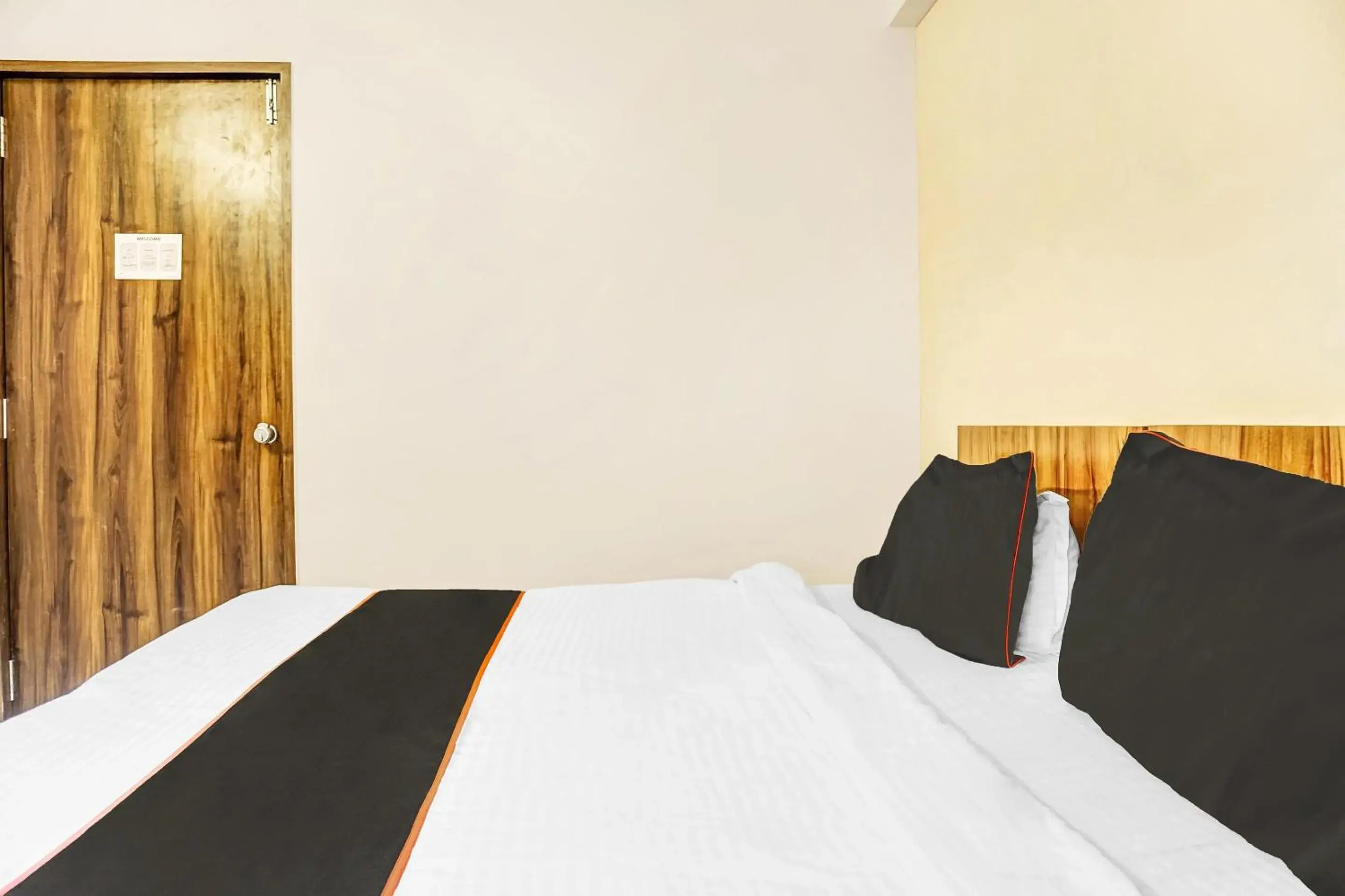 Bedroom, Bed in Habitat Service Apartments