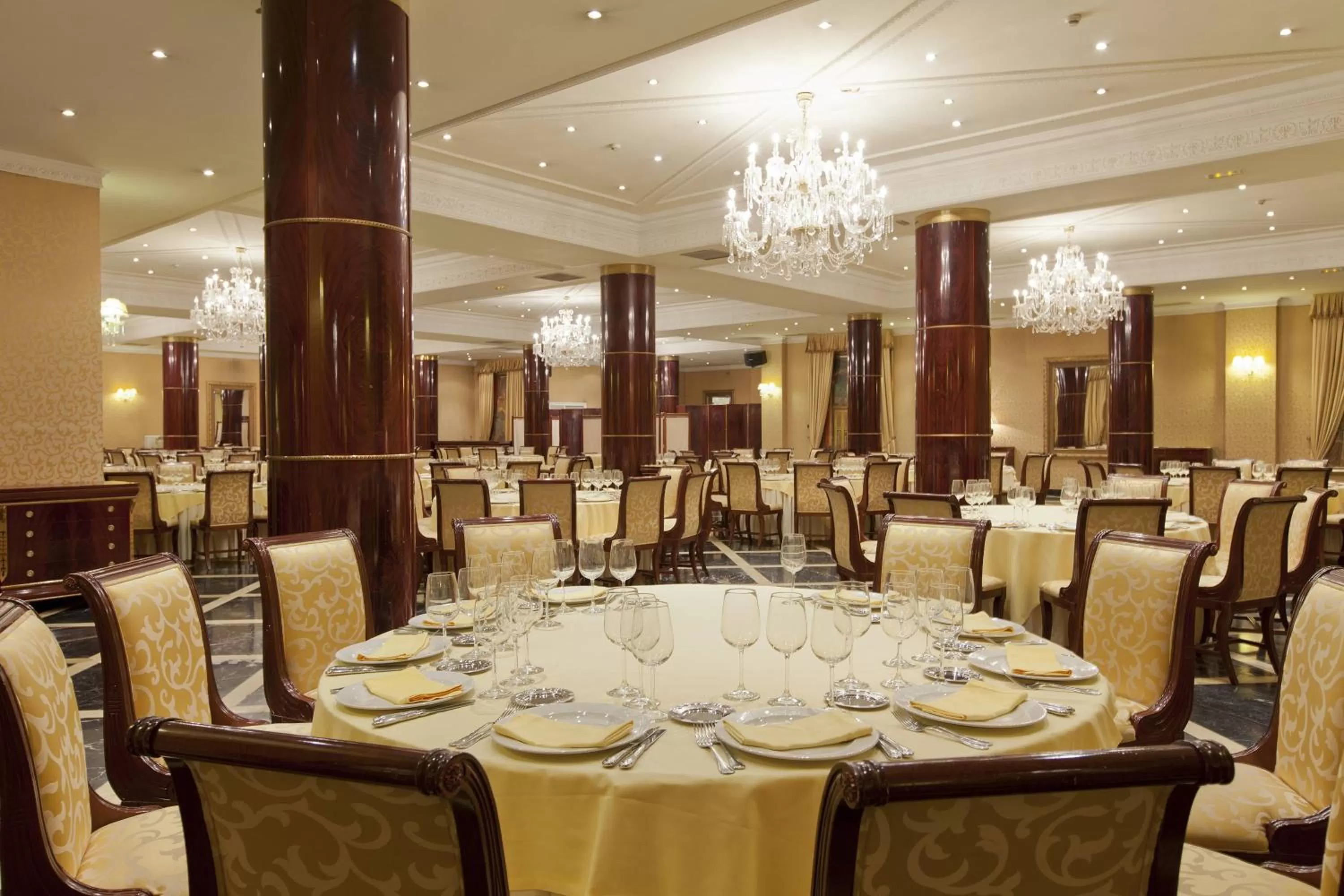 Restaurant/places to eat in Hotel Alameda Palace