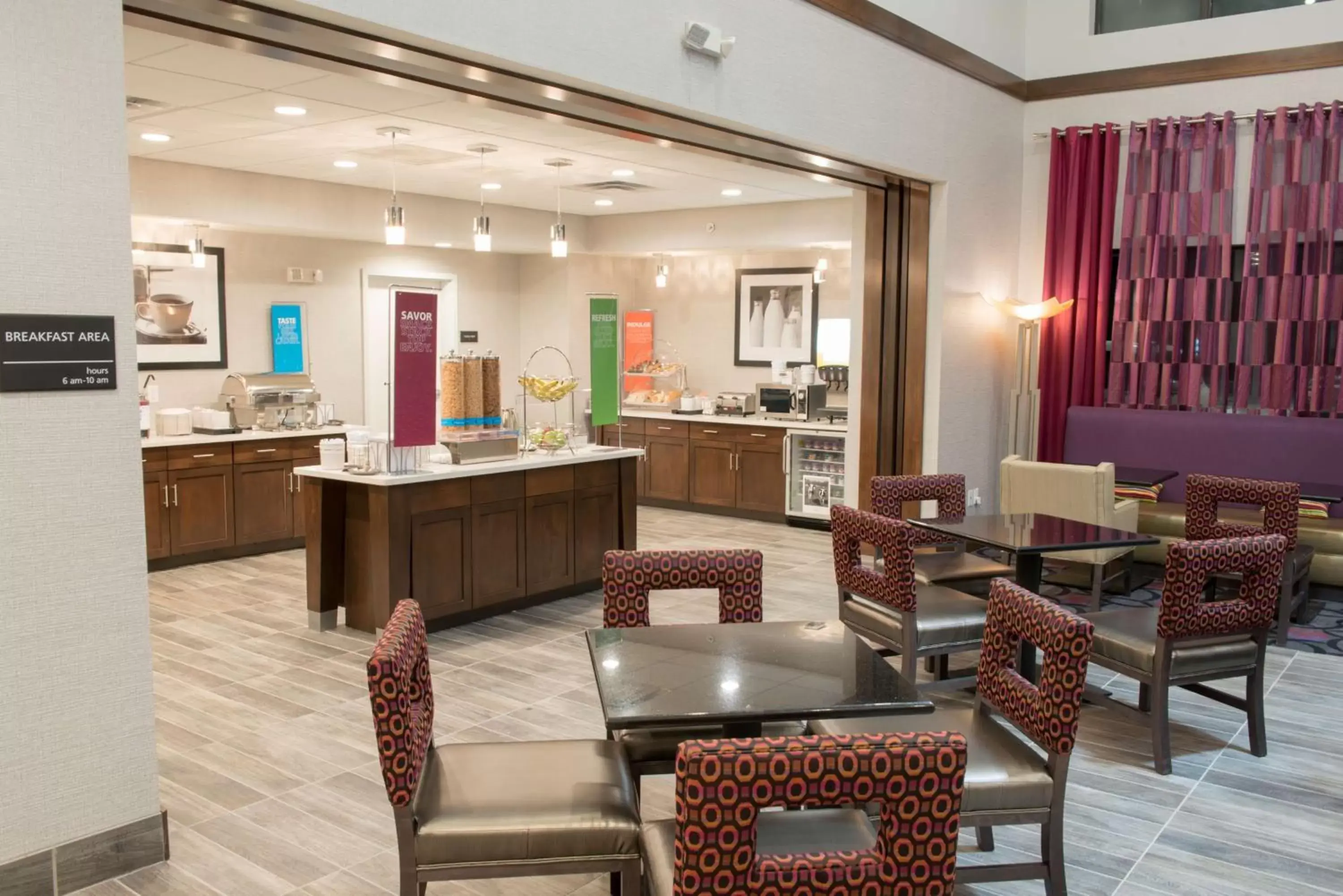 Breakfast, Restaurant/Places to Eat in Hampton Inn & Suites Bay City