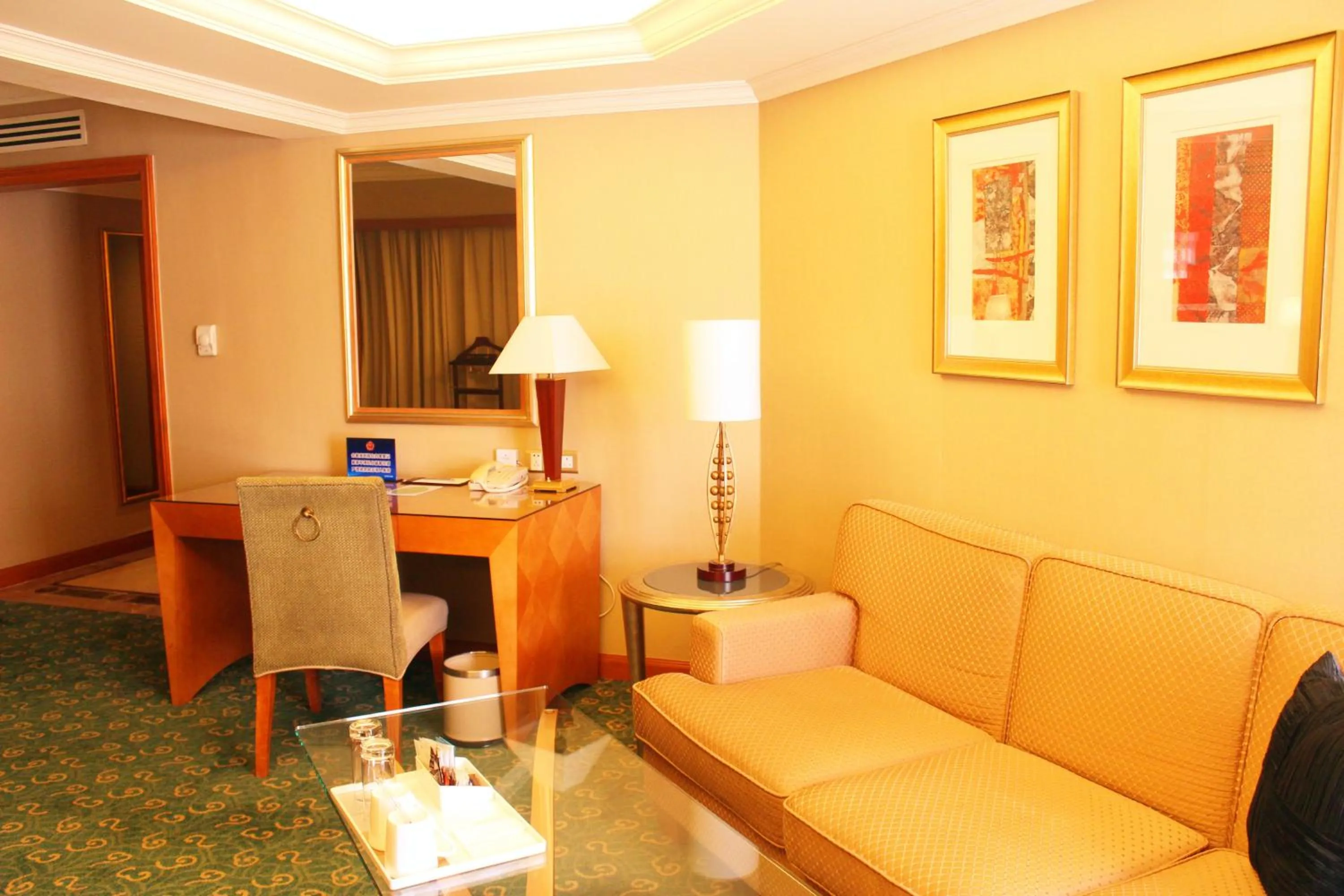 Seating area in Air China Boyue Beijing Hotel