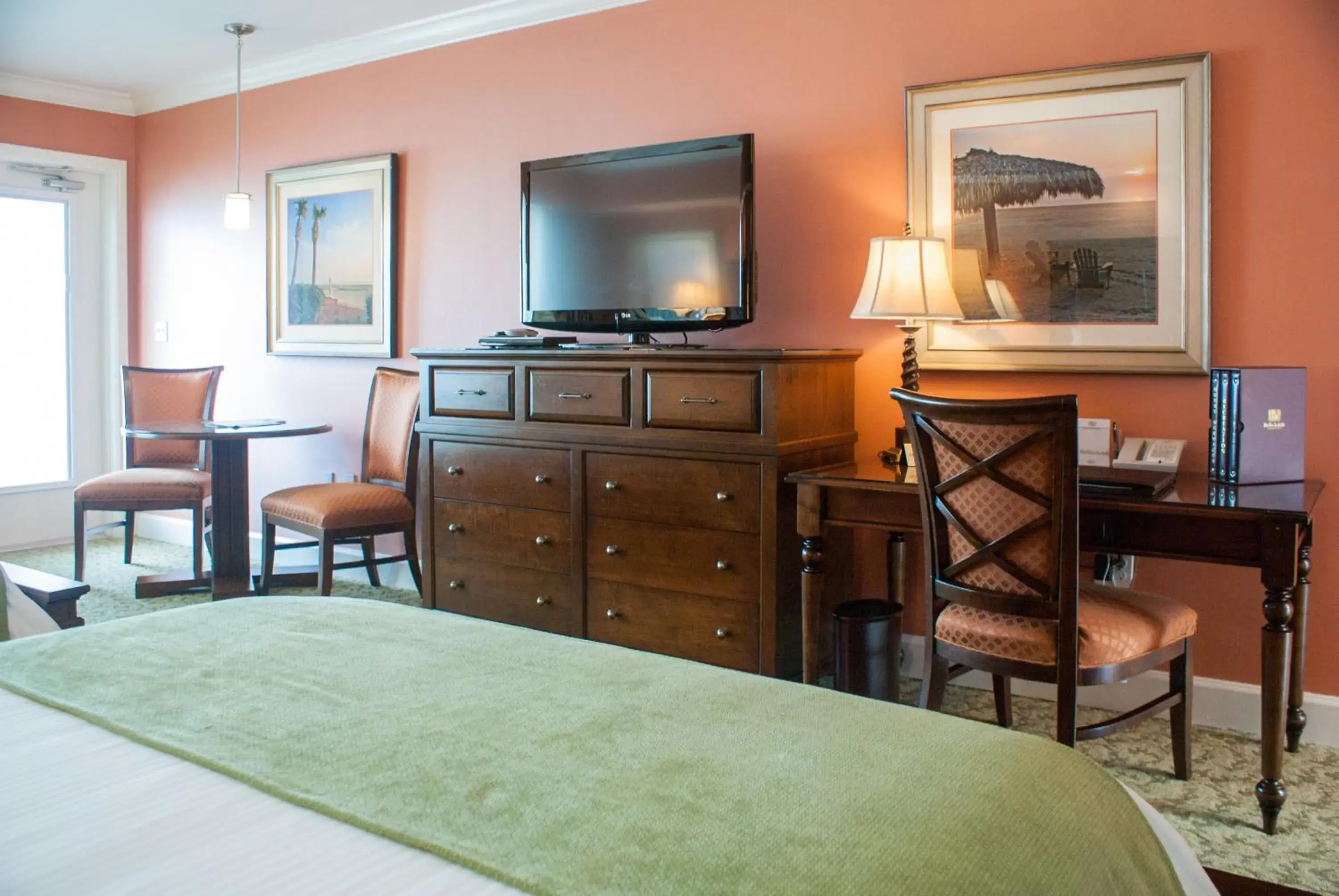 TV and multimedia, TV/Entertainment Center in Ponte Vedra Inn and Club