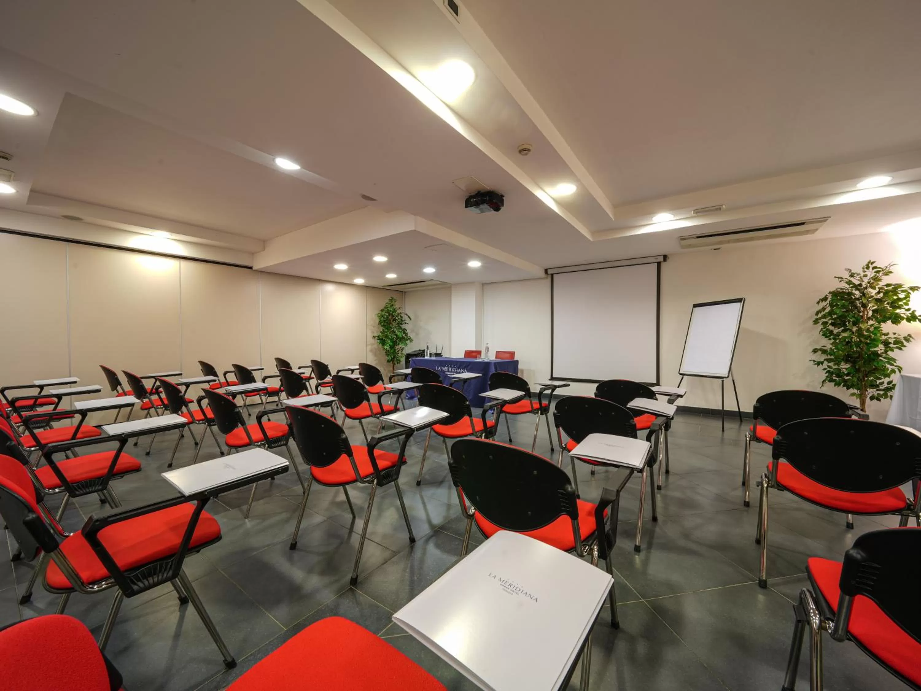 La Meridiana Bleisure Hotel