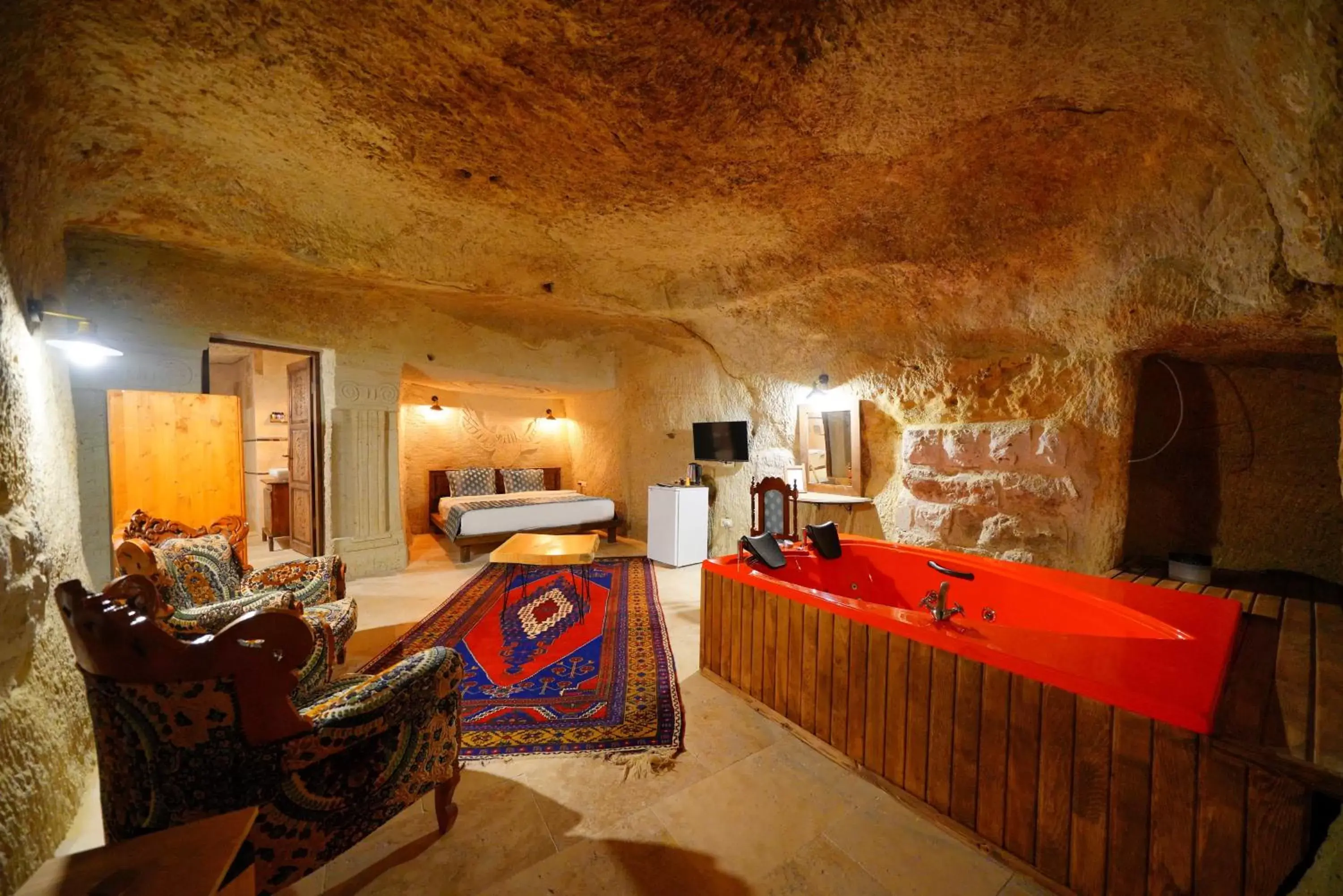 Bedroom, Kitchen/Kitchenette in Cappadocia Nar Cave House & Hot Swimming Pool