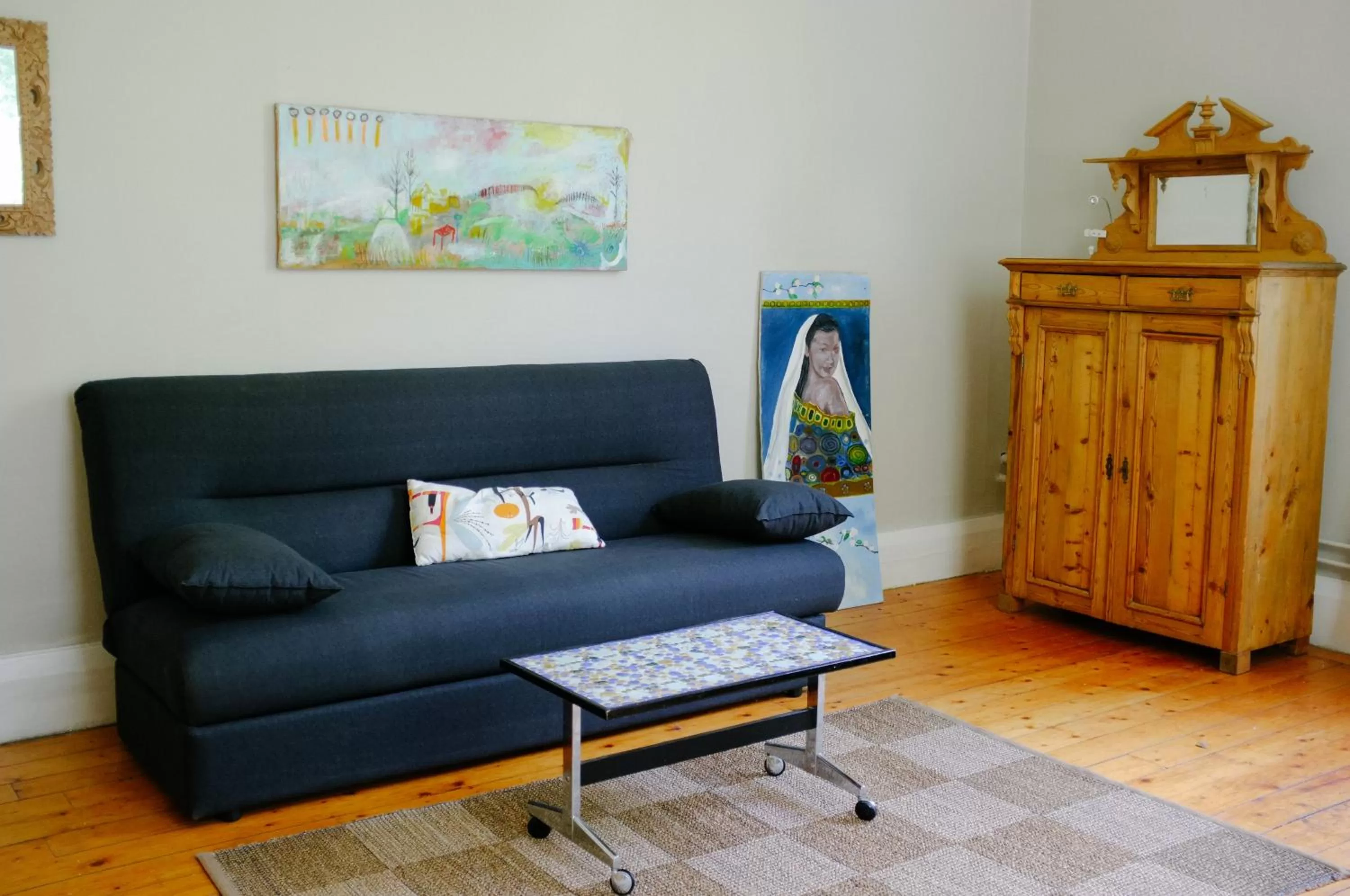 Bed, Seating Area in Baggå Skola BnB & Café