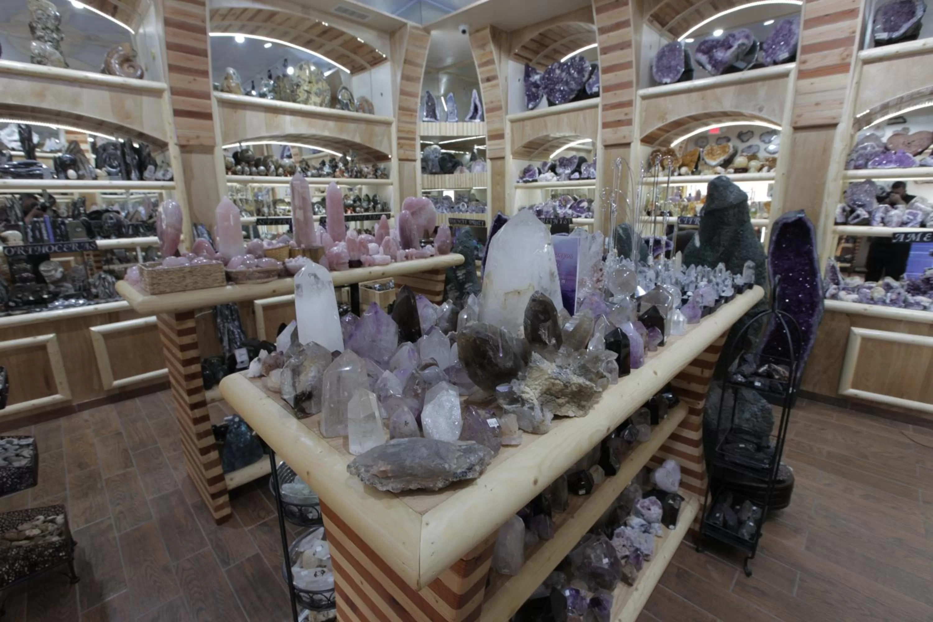 Shopping Area in Grand Canyon Inn and Motel - South Rim Entrance