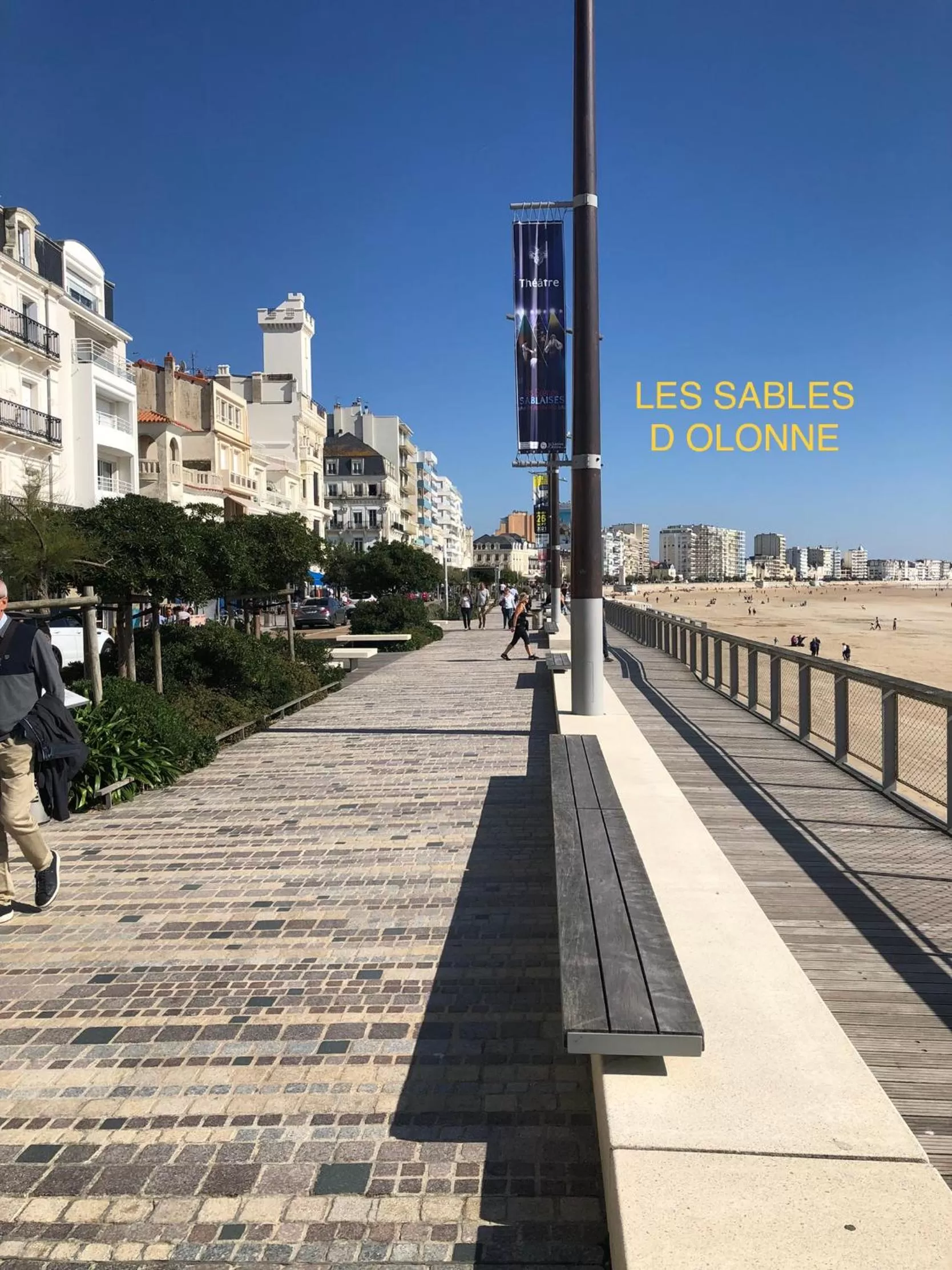 Nearby landmark in L Atypique