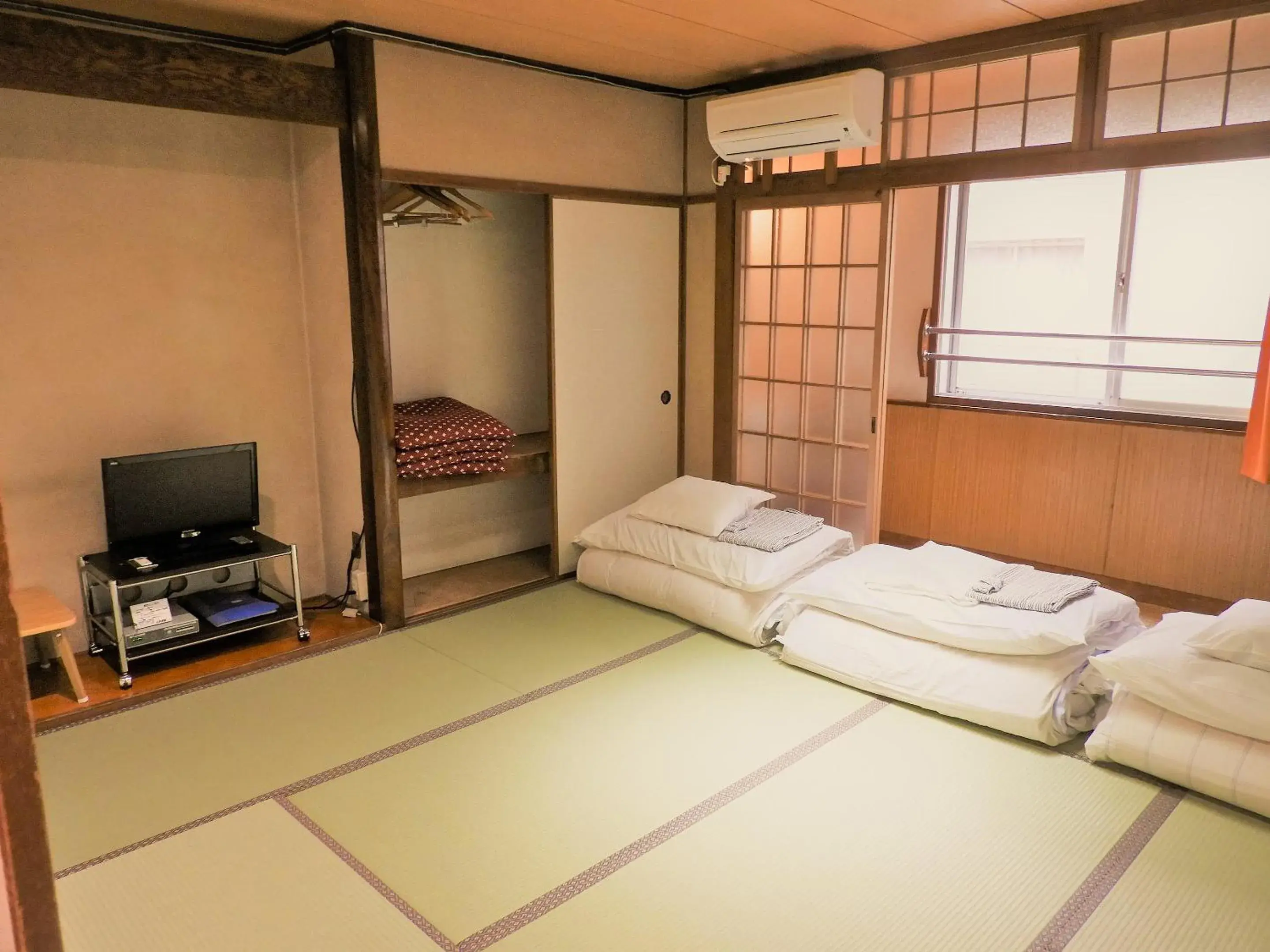 Photo of the whole room, Bed in Yamamoto Ryokan