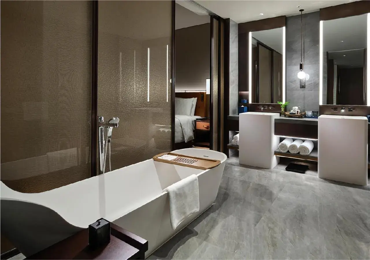 Shower, Bathroom in HUALUXE Nanjing Yangtze River, an IHG Hotel