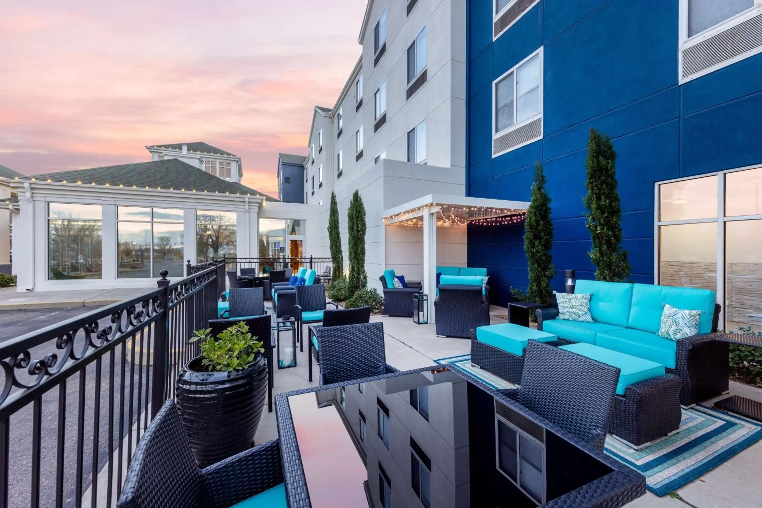 Patio in Hilton Garden Inn Albuquerque/Journal Center