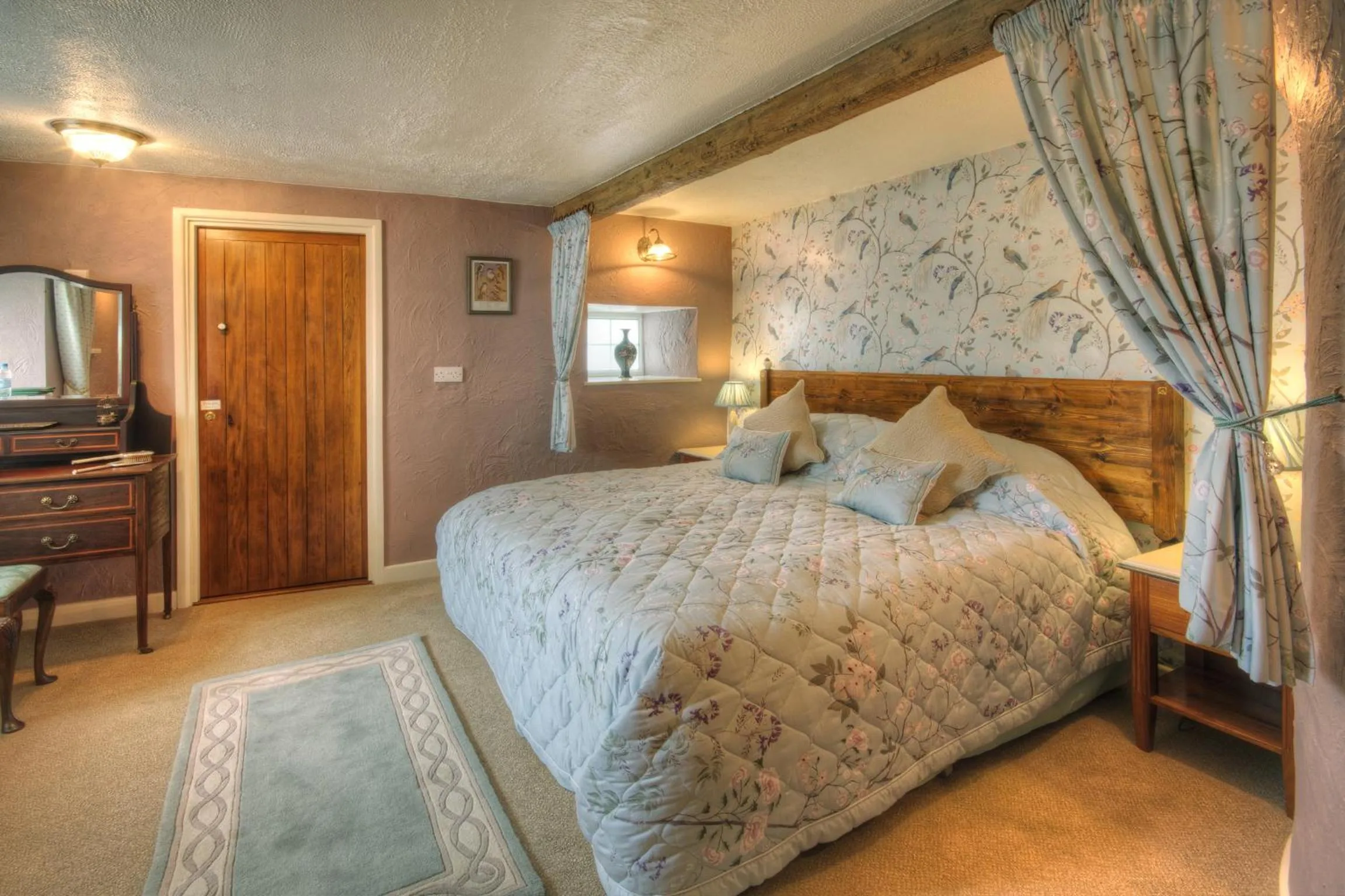 Bedroom, Bed in Tinhay Mill