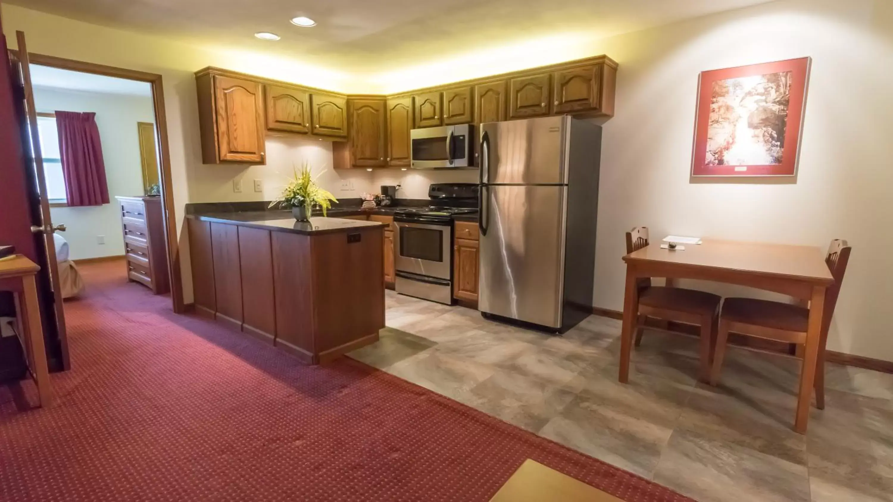 Kitchen/Kitchenette in Shepherd Mountain Inn & Suites