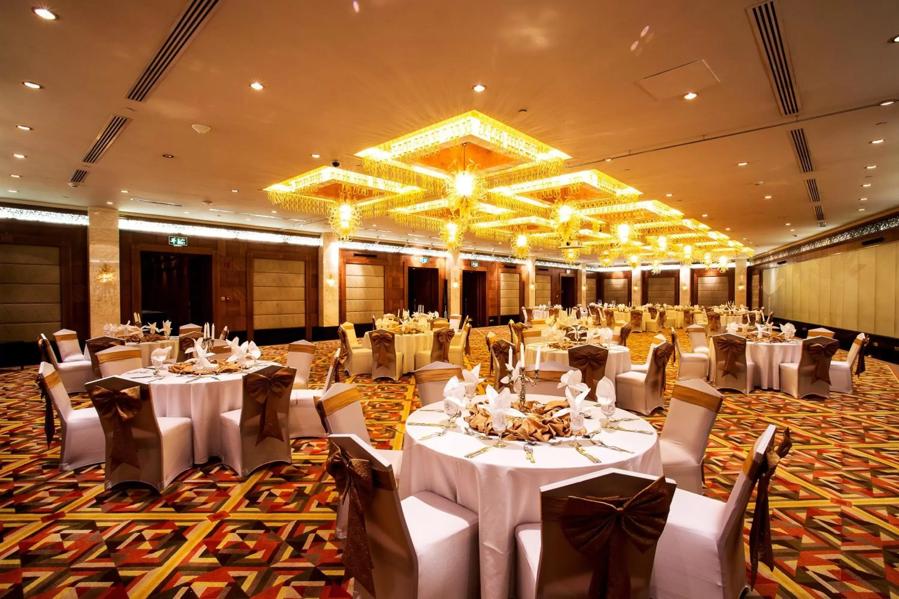 Banquet/Function facilities, Restaurant/Places to Eat in Holiday Inn Kuwait, an IHG Hotel