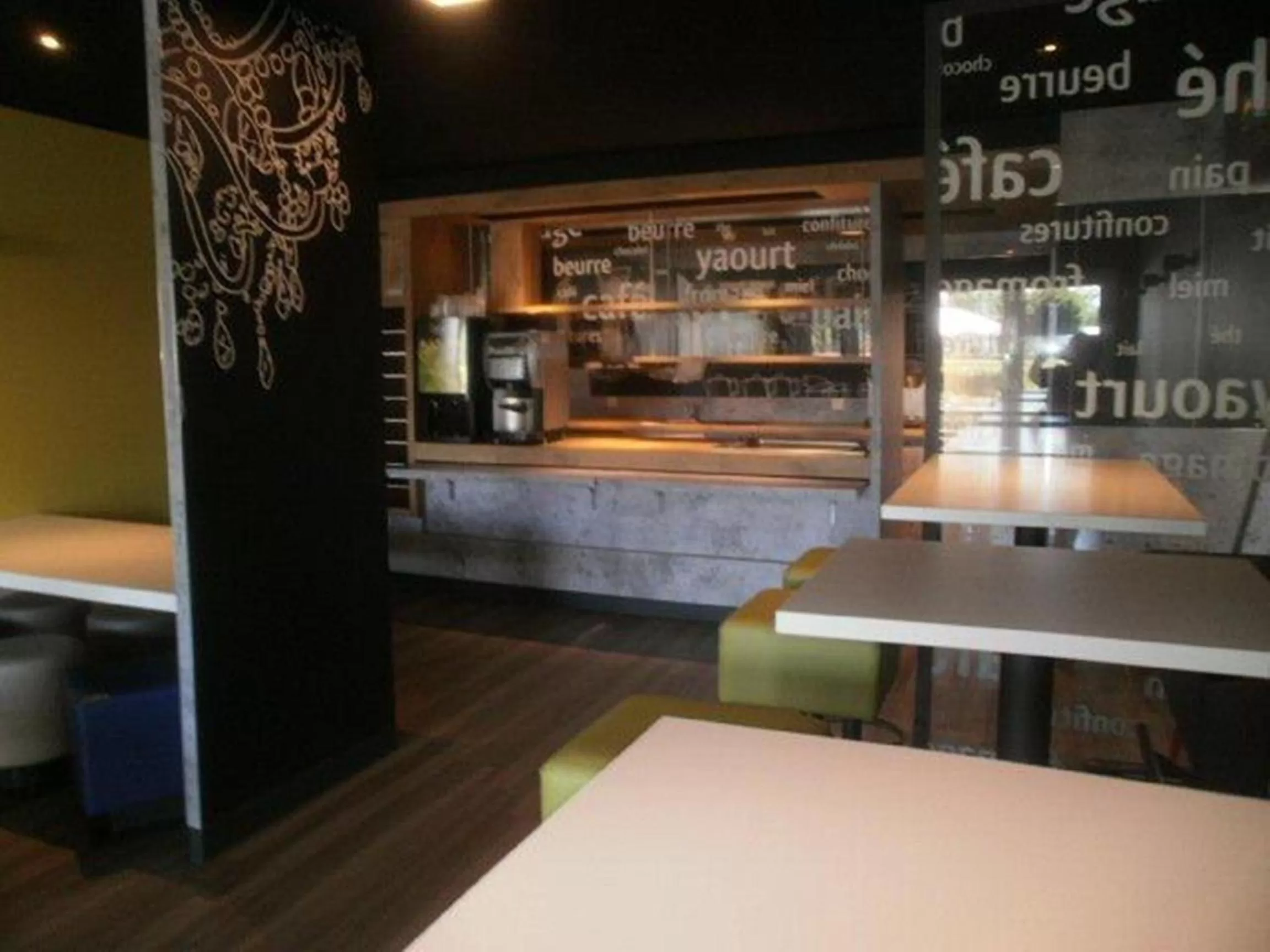 Restaurant/places to eat in IBIS Budget Tarbes