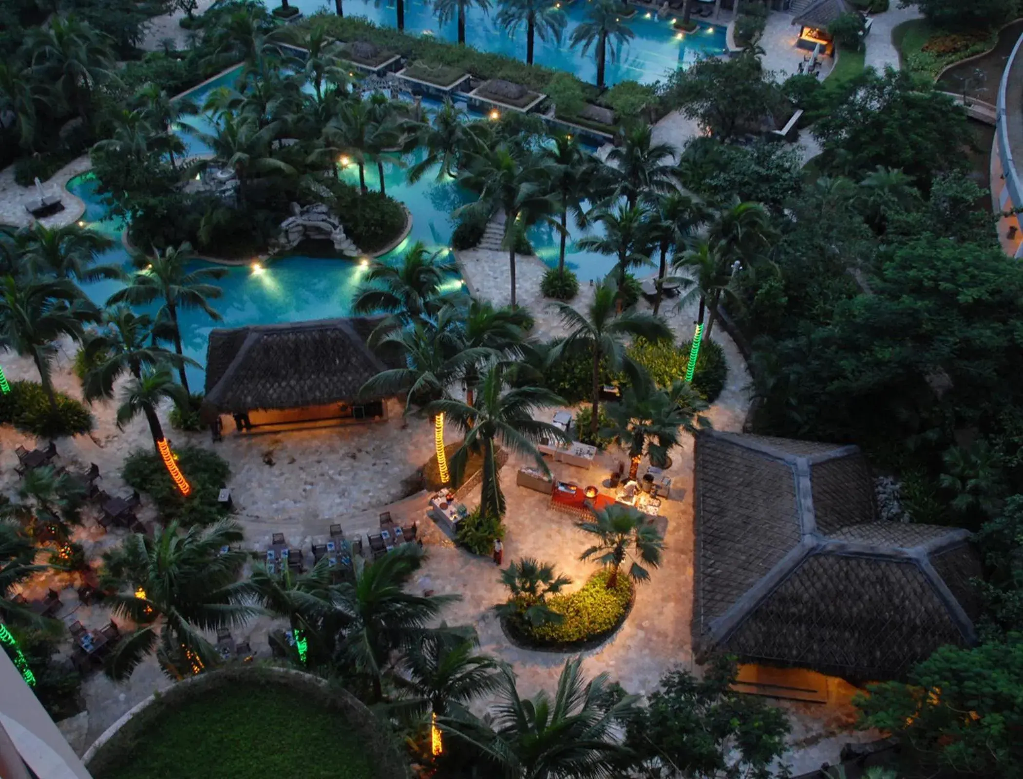 Swimming pool, Bird's-eye View in Howard Johnson Resort Sanya Bay