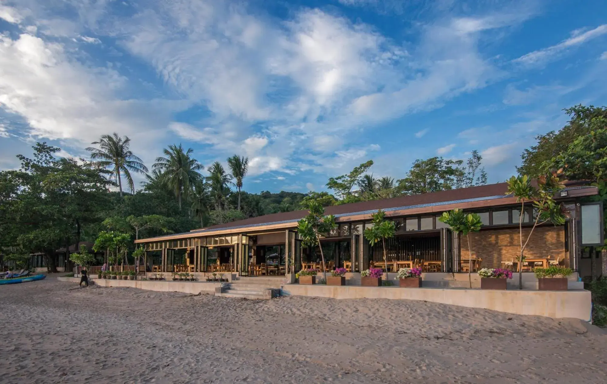 Restaurant/places to eat, Property Building in Anda Lanta Resort