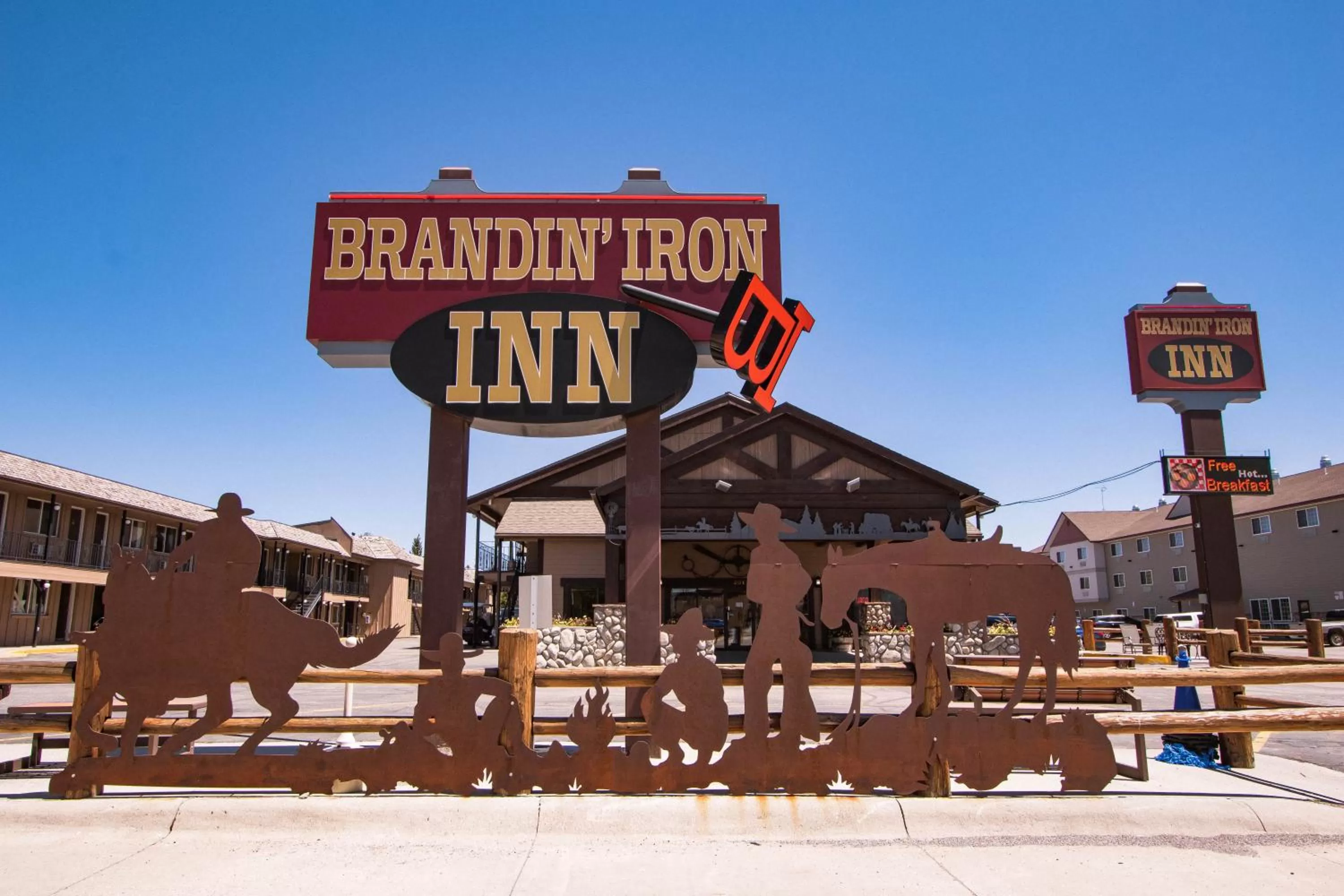 Property building in Brandin' Iron Inn