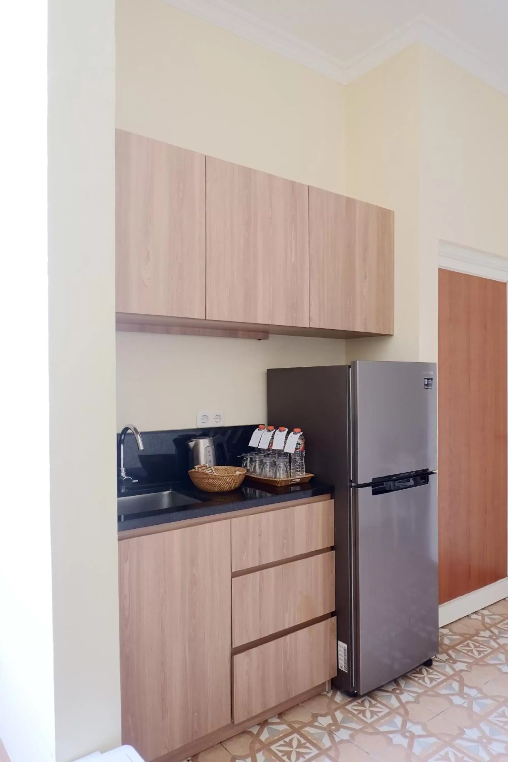 Kitchen/Kitchenette in Ocean View Residence