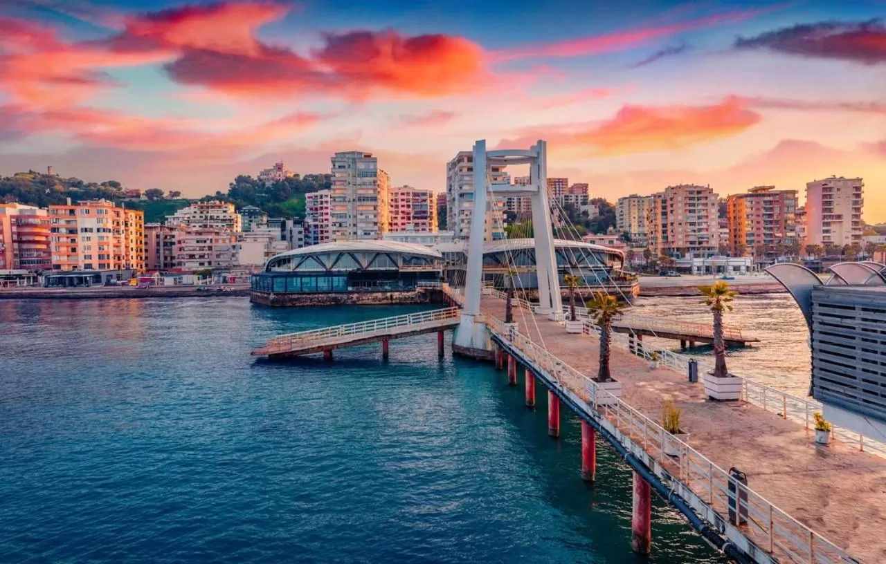 Sunrise/Sunset in Vila MAX