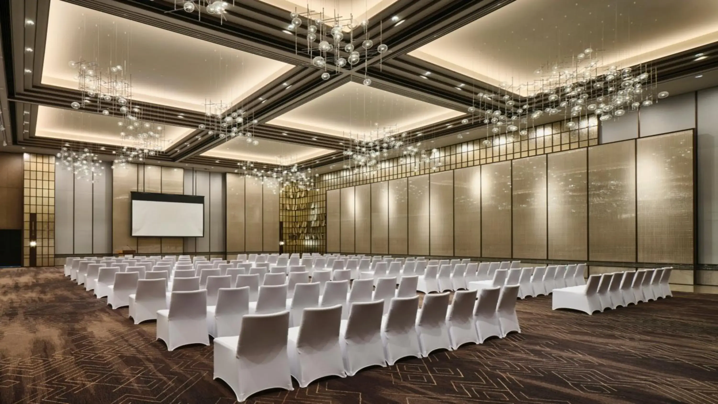 Meeting/conference room in InterContinental Xi'an North, an IHG Hotel