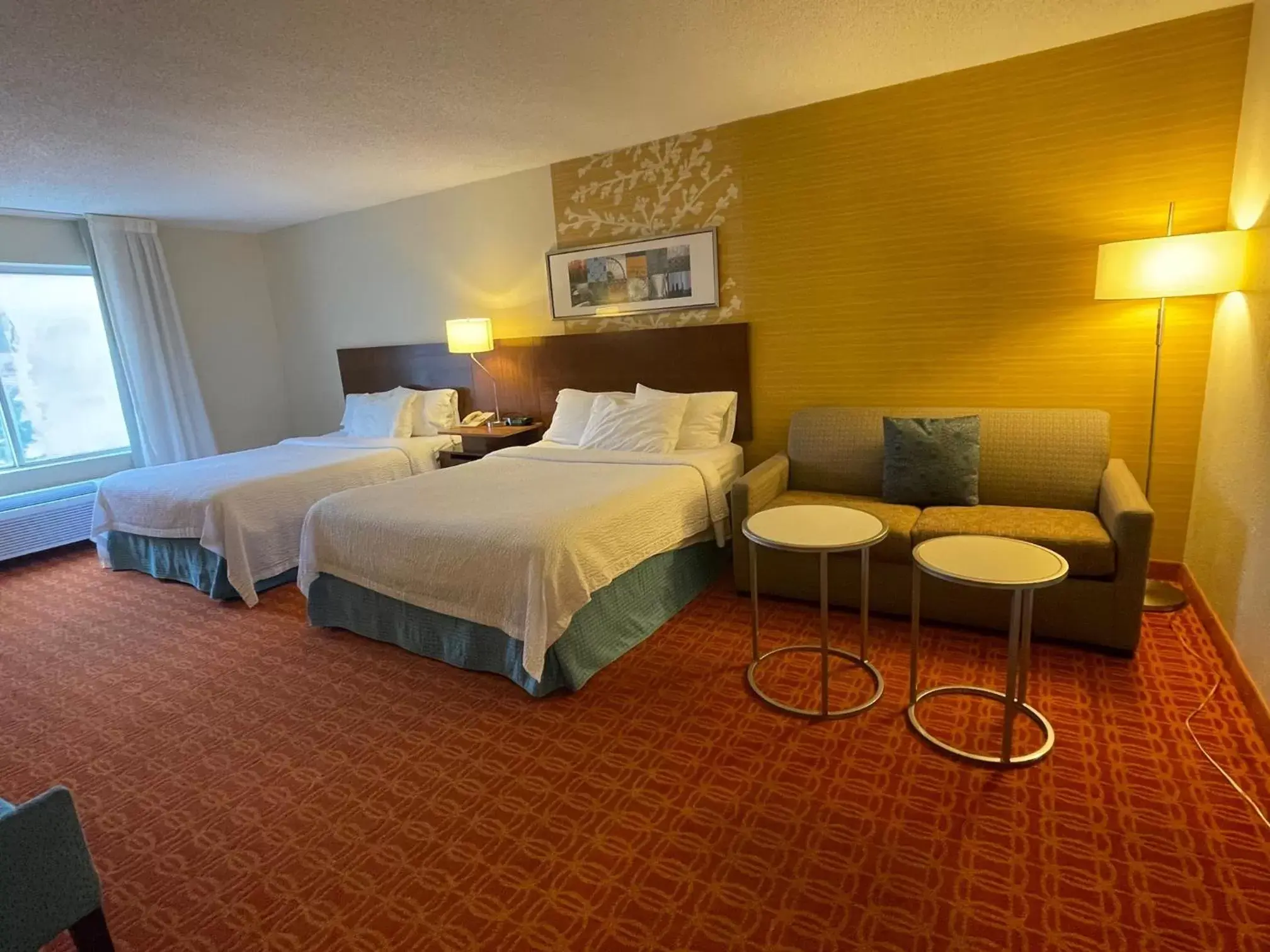 Seating area, Bed in Fairfield Inn and Suites by Marriott Potomac Mills Woodbridge