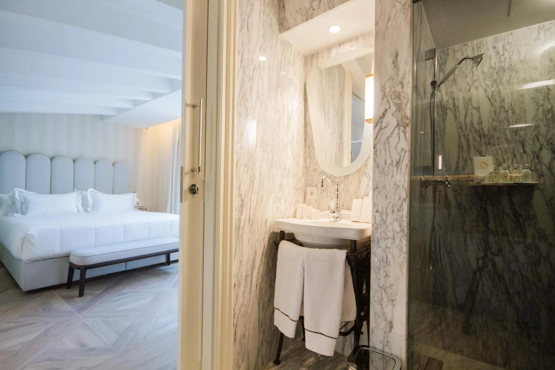 Bed in MYR Palacio Vallier