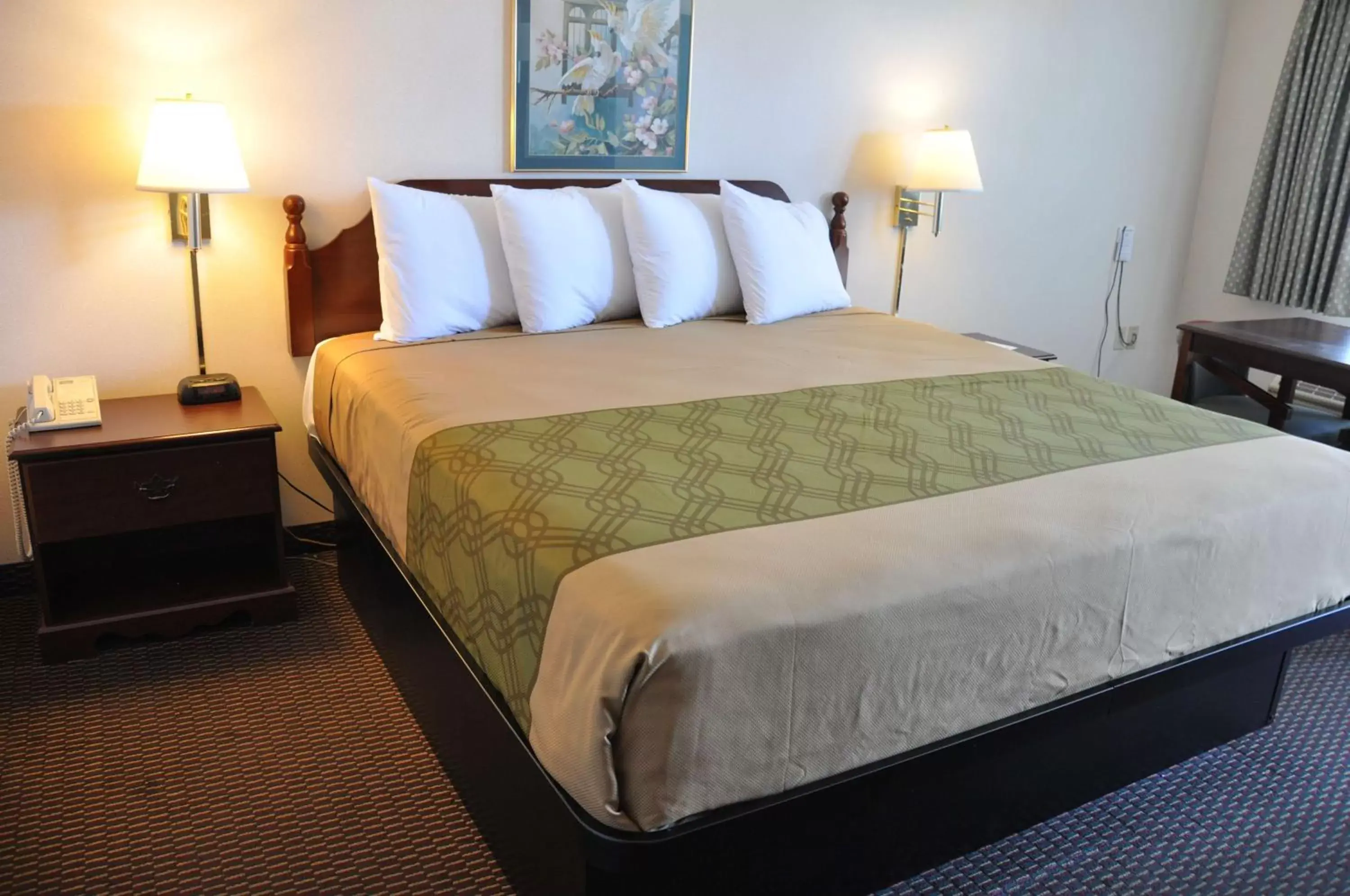 Bedroom, Bed in SureStay Hotel by Best Western Castro Valley