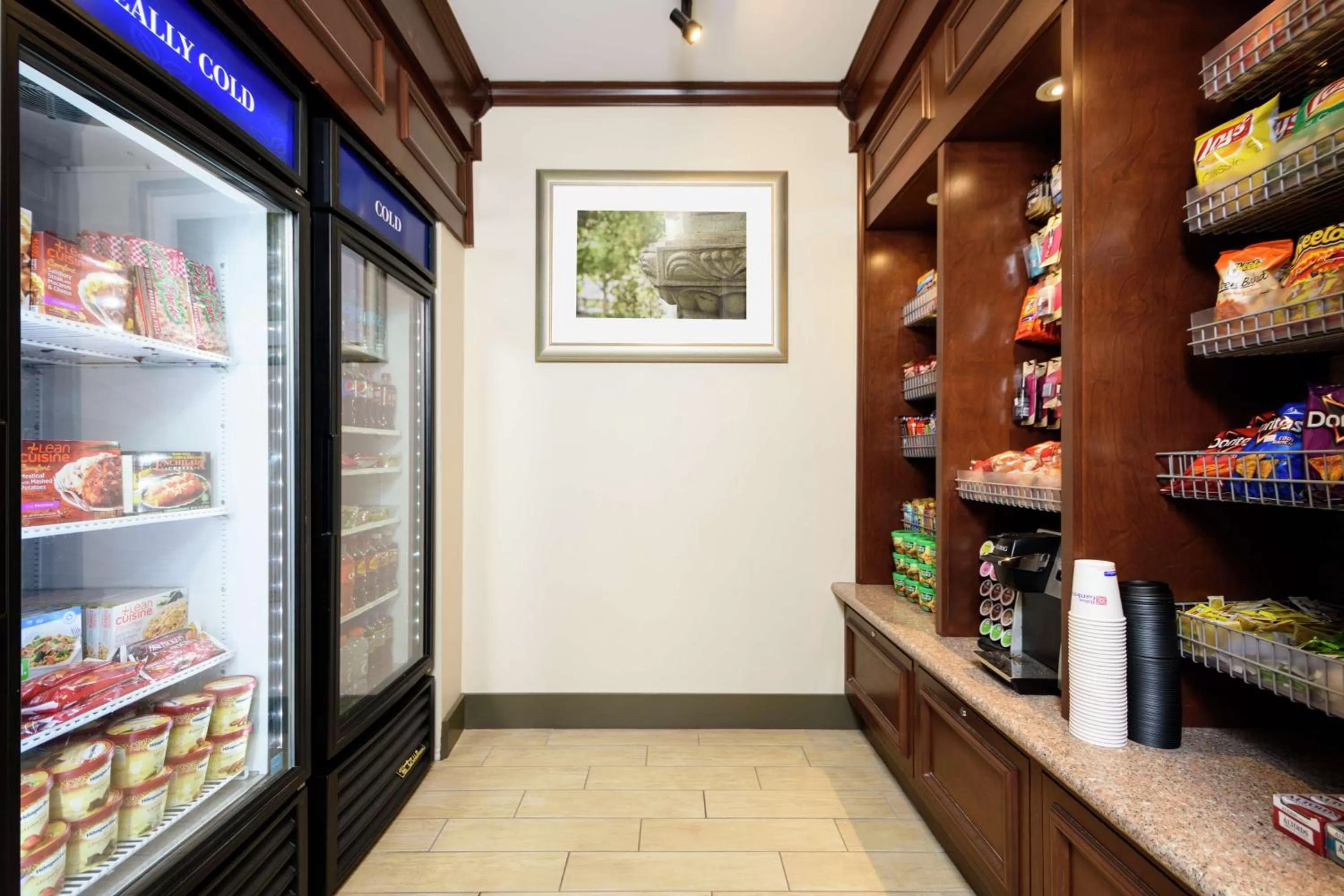 Restaurant/places to eat in Hilton Garden Inn Independence