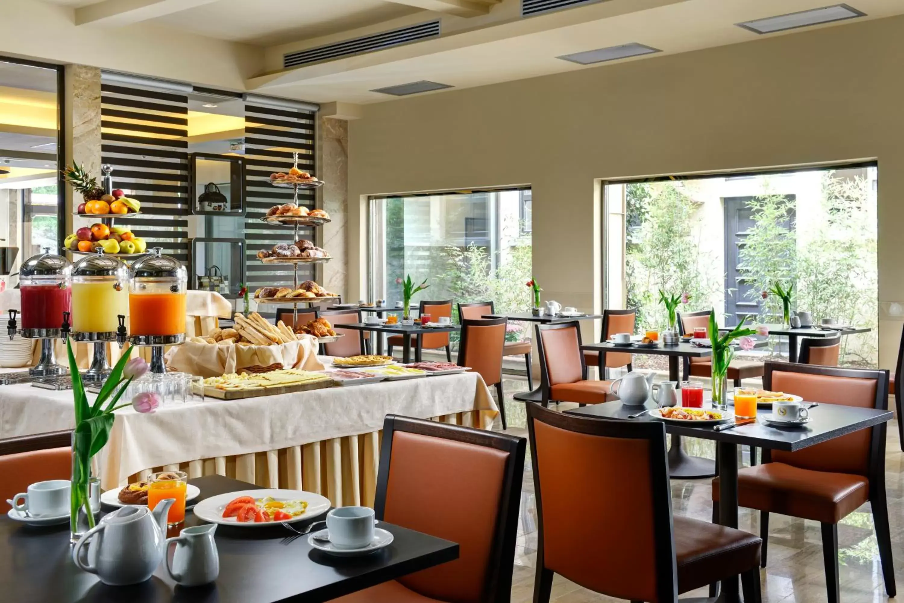 Breakfast, Restaurant/Places to Eat in FH55 Grand Hotel Mediterraneo