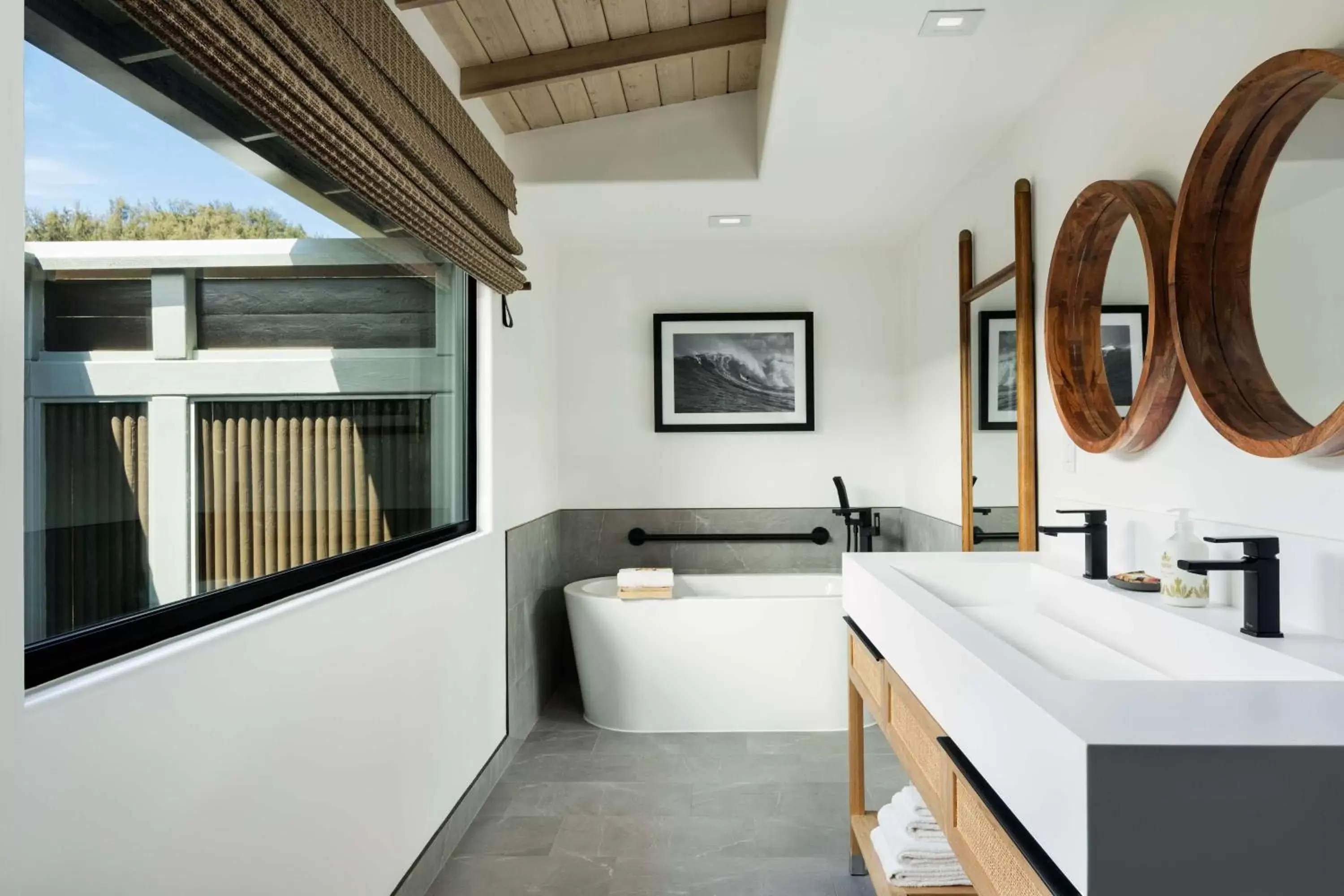 Bathroom in Hana-Maui Resort, a Destination by Hyatt Residence