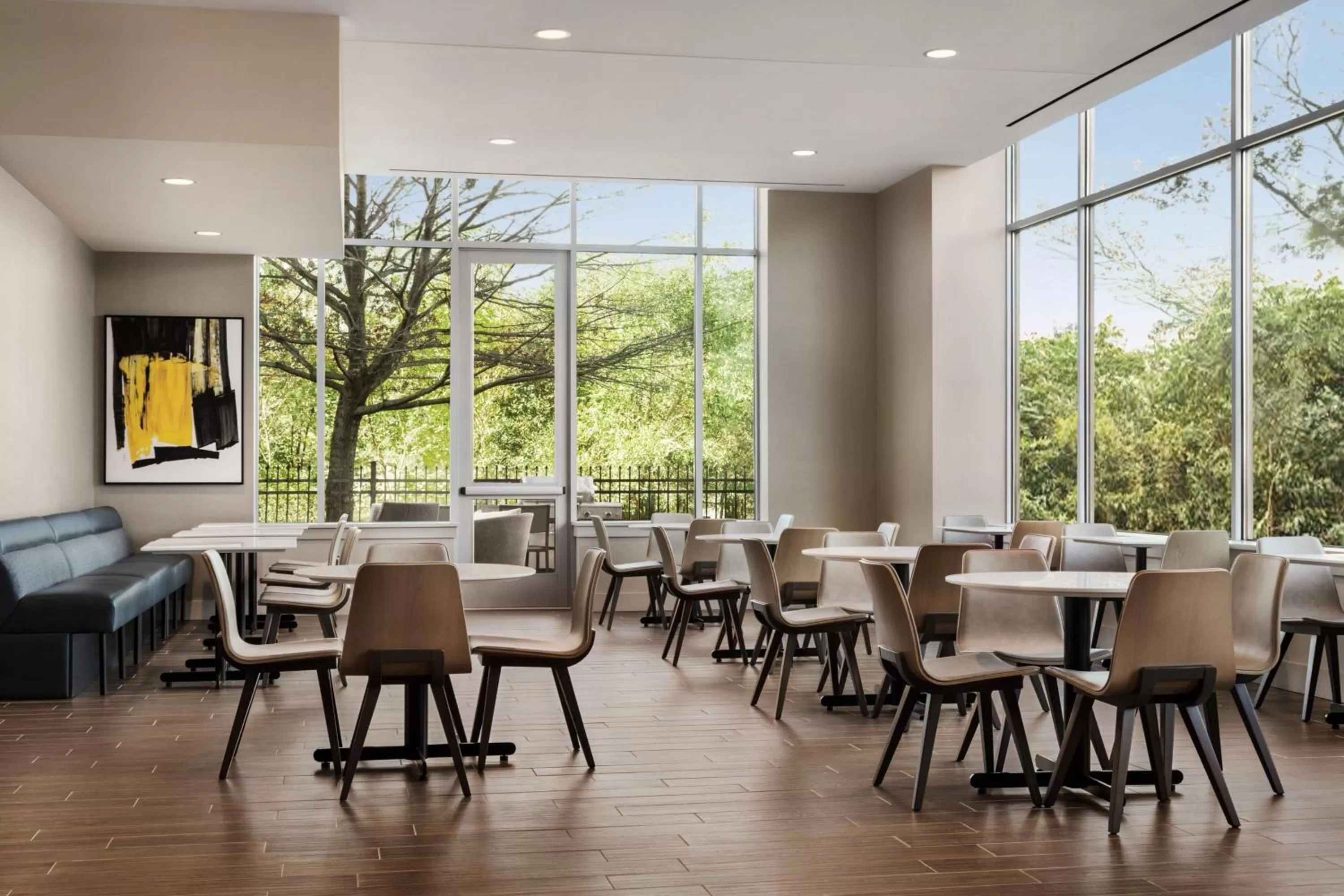 Breakfast in Residence Inn by Marriott New York JFK Airport