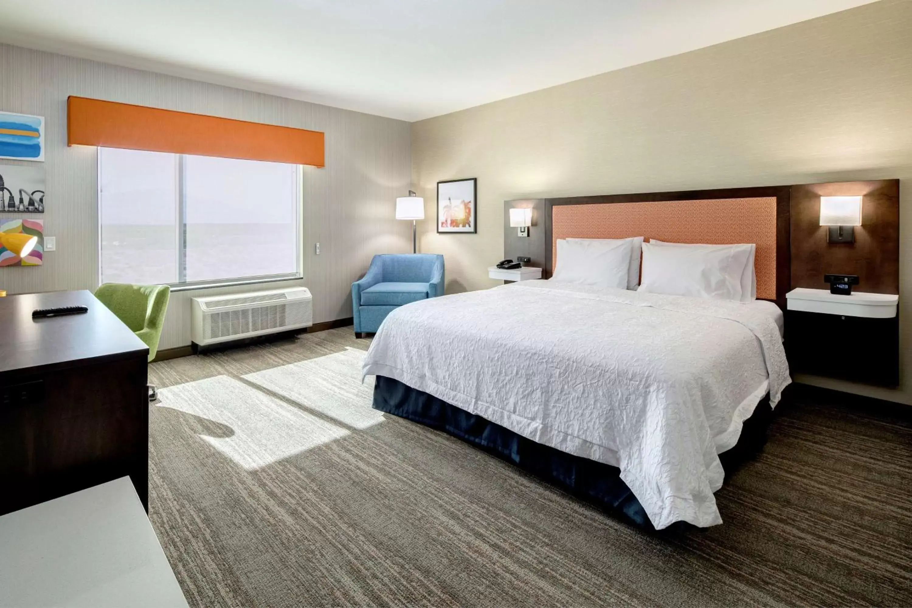 Bed in Hampton Inn & Suites Indio, Ca