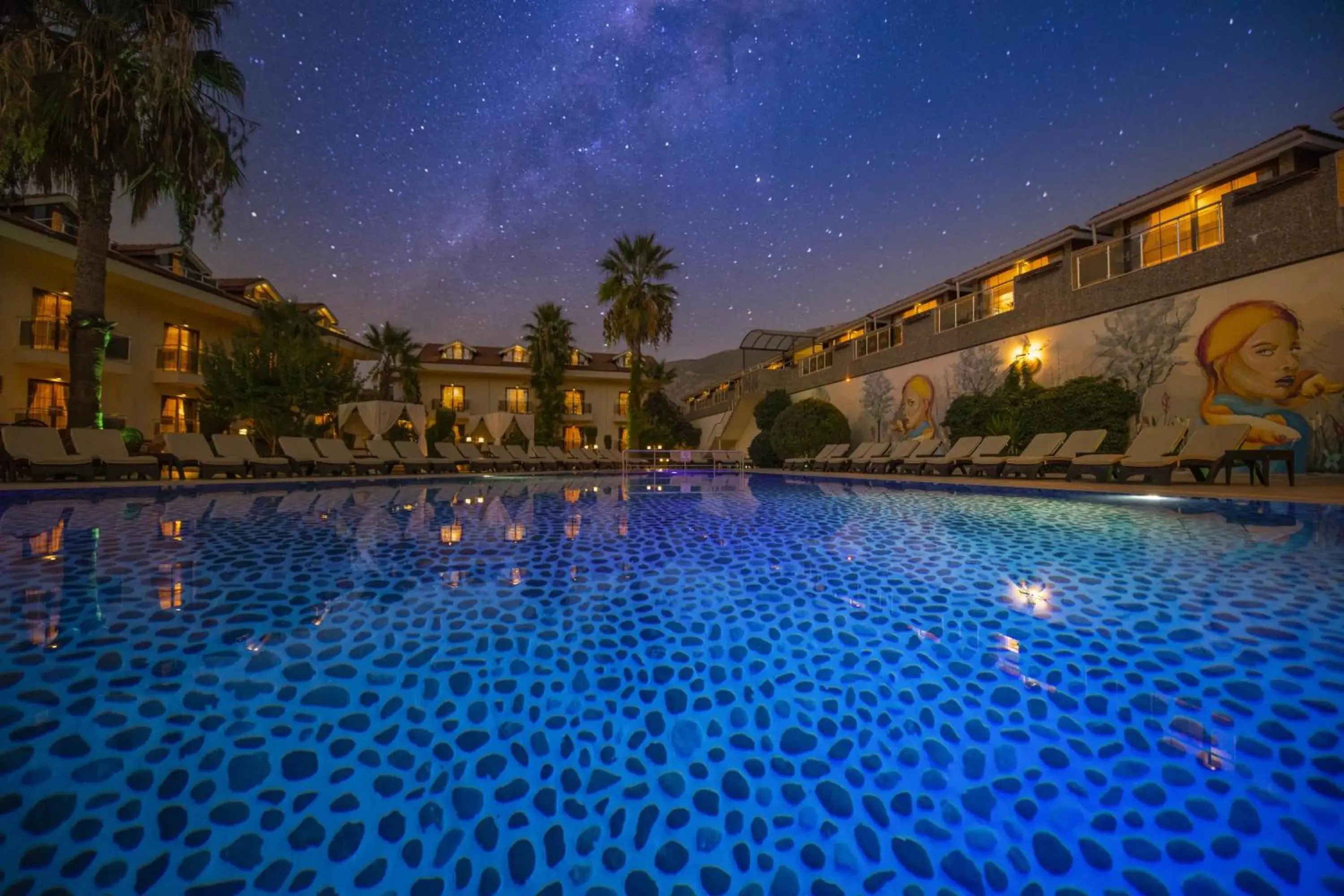 Pool view, Swimming Pool in Han Deluxe Hotel