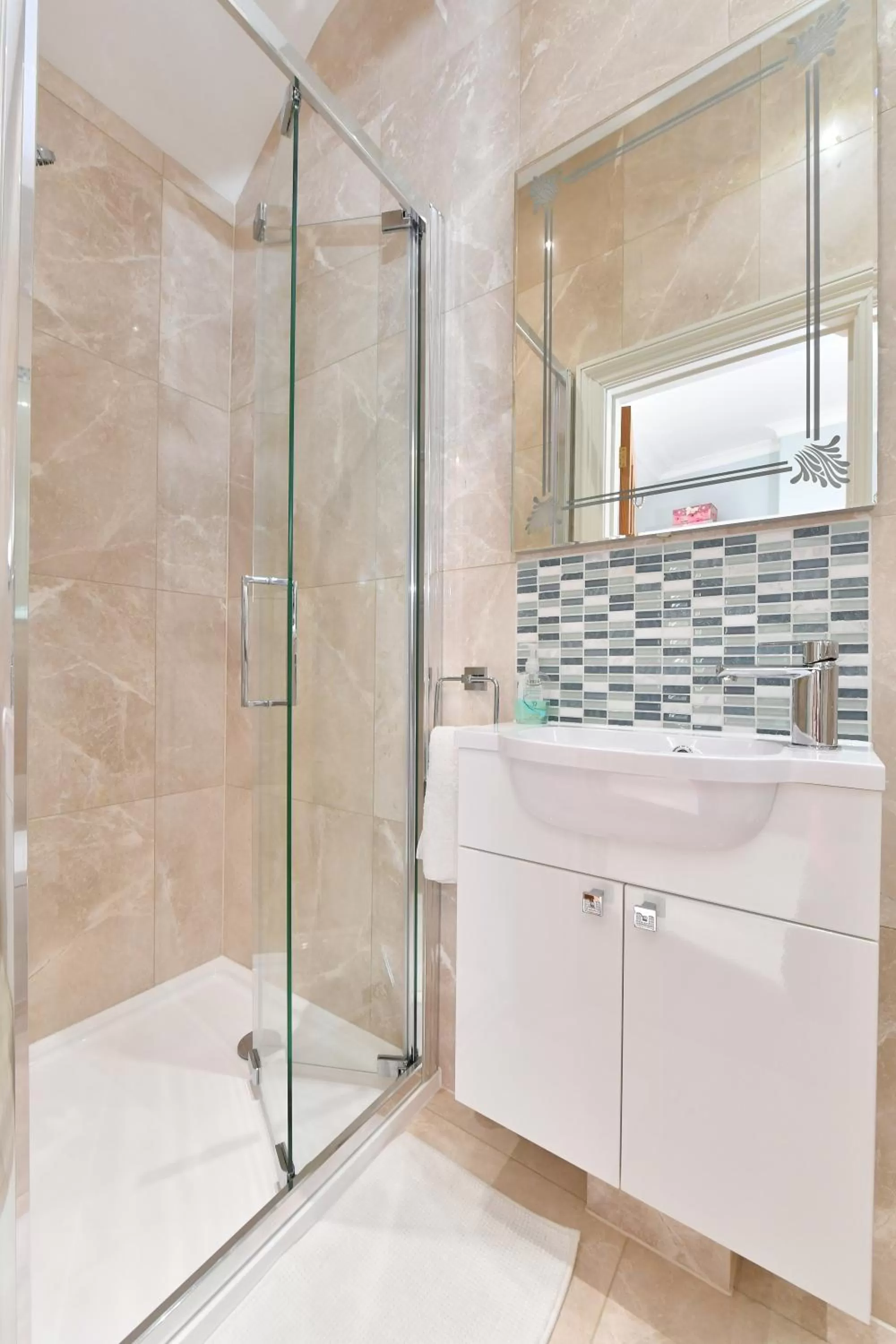 Bathroom in Heritage Bed and Breakfast