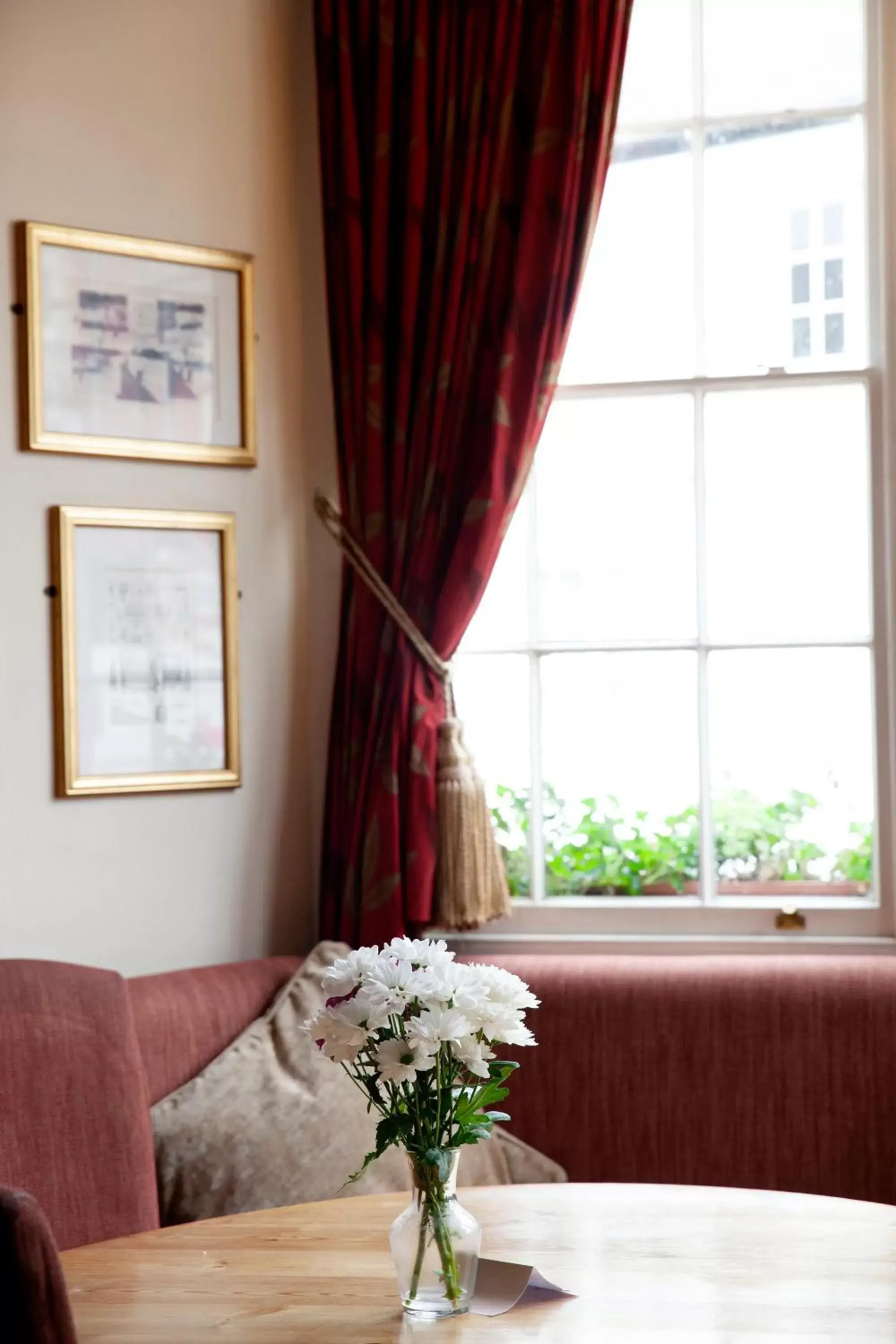 Seating Area in Three Salmons Hotel