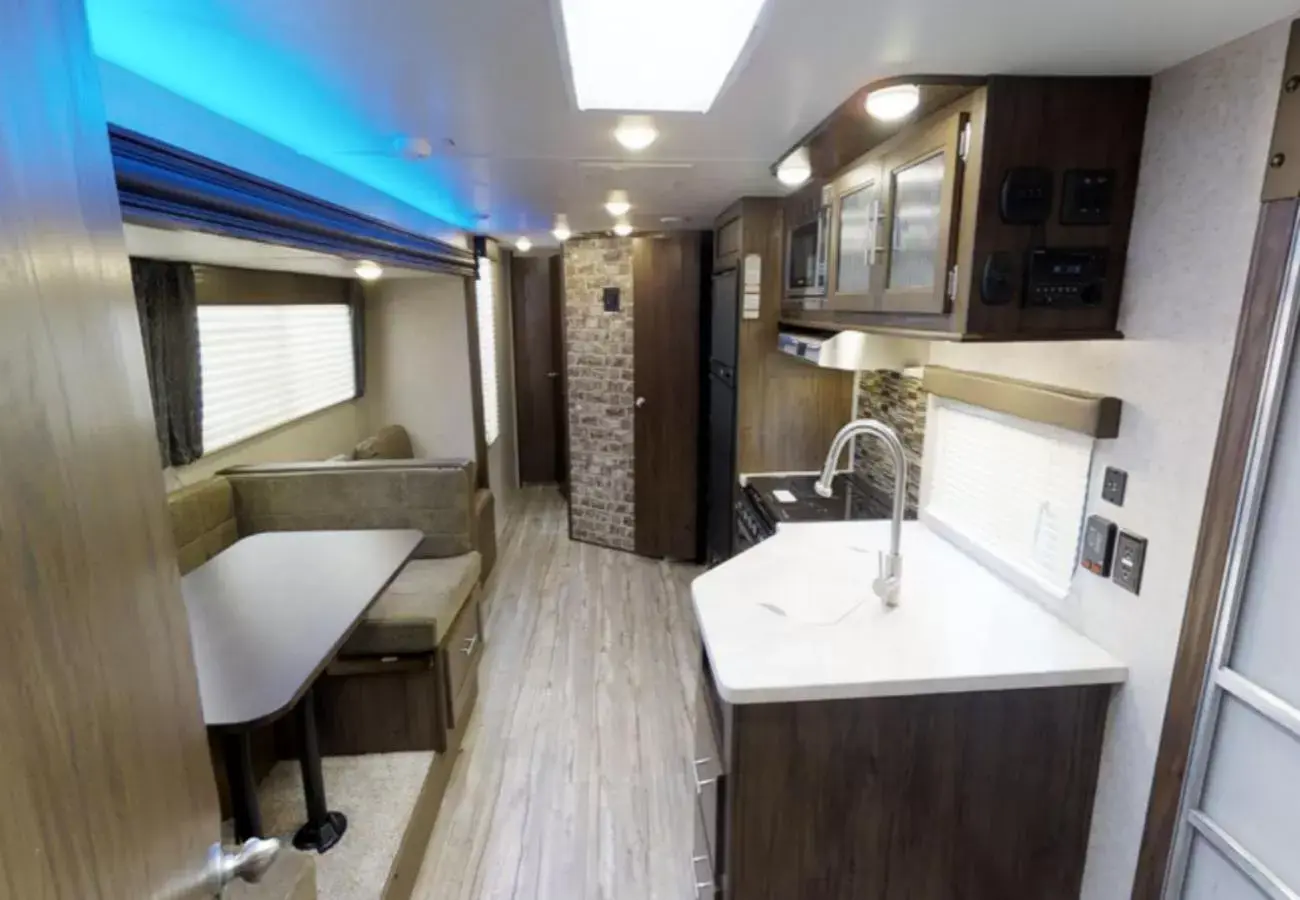 Two-Bedroom Suite in Grand Canyon RV Glamping Two-Bedroom Suite in Grand Canyon RV Glamping
