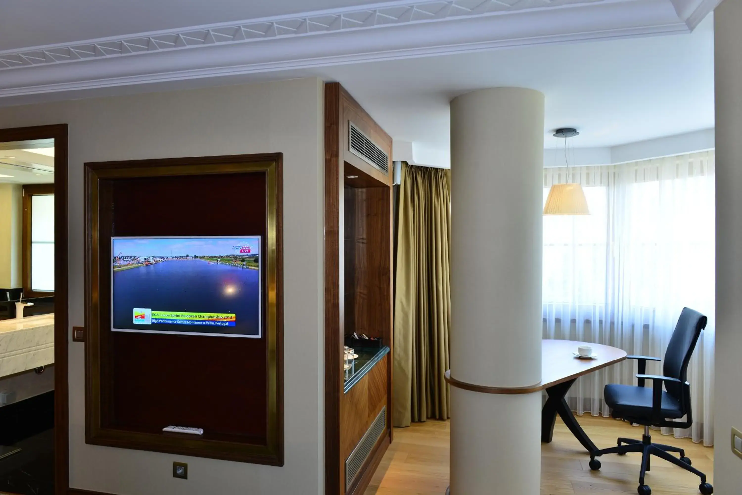 Area and facilities, TV/Entertainment Center in Warwick Ankara